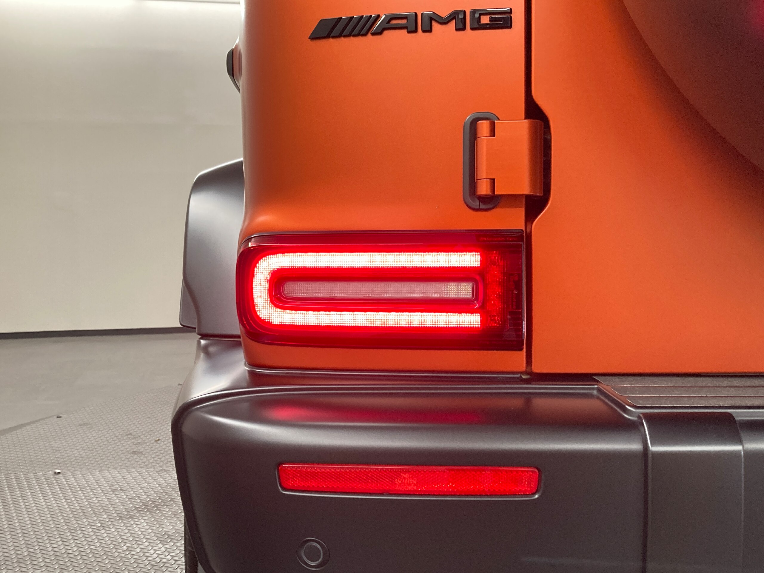 2022 Mercedes-AMG G-Class - メルセデスＡＭＧ Gクラス G63 マグノ ヒーロー エディション 4WD 限定100台/AMGナイトパッケージマグノ/AMGナイトパッケージII/カーボンステア/ダイヤモンドステッチナッパレザーシート/シートベンチレーター/リラクゼーション機能/サンルーフ/マットブラック22インチAW/ドラレコ