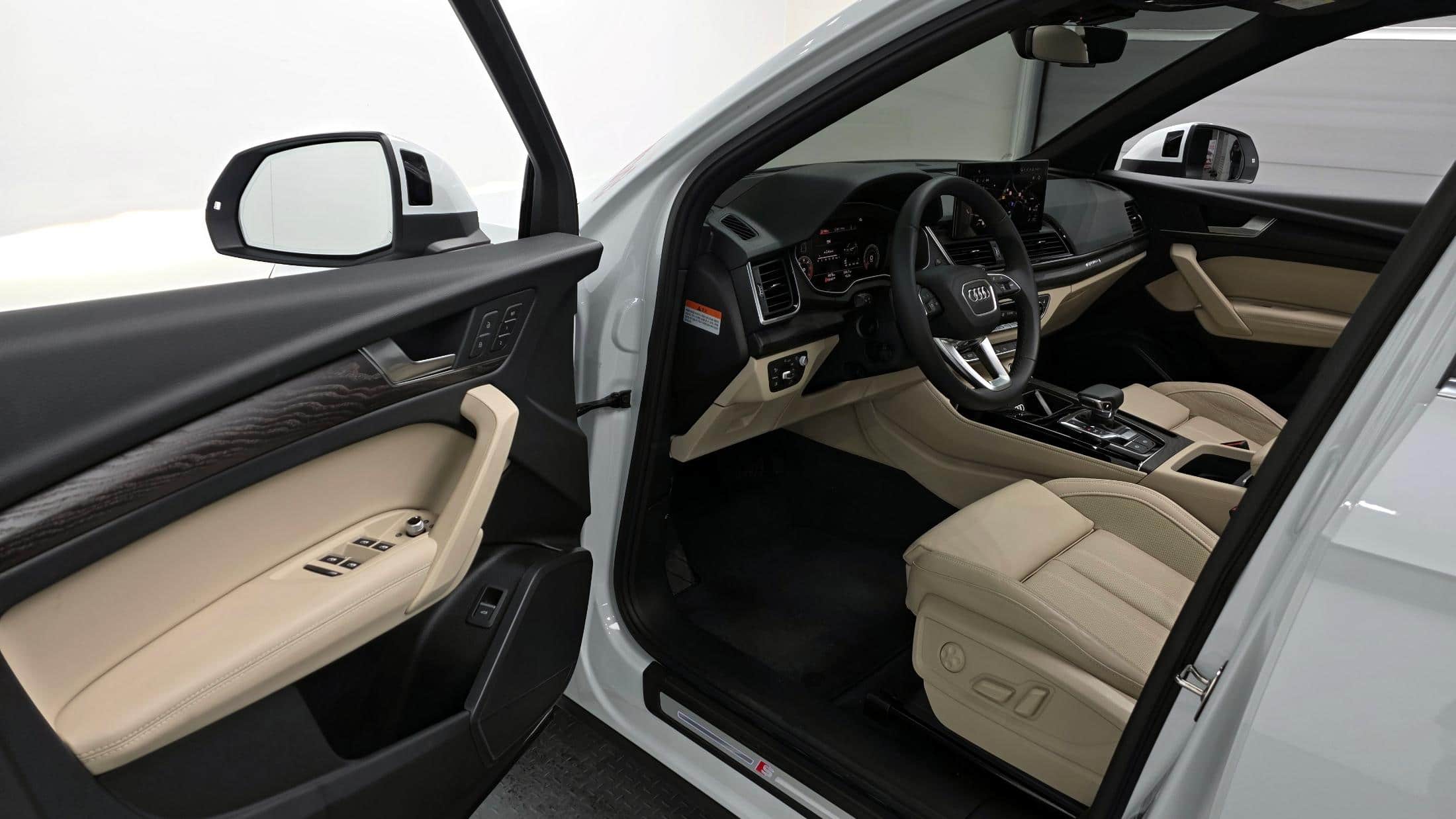 2023 AUDI Q5 40 TDI Quattro Premium - 2023 أودي Q5