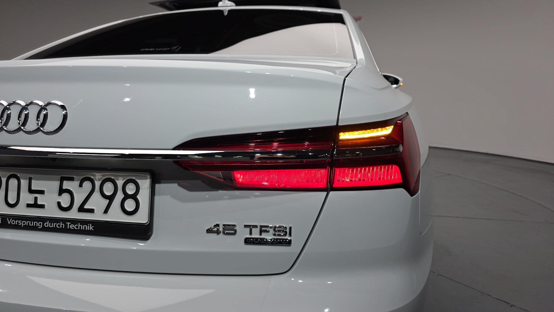2023 AUDI A6 45 TFSI Quattro Premium - 2023 أودي A6