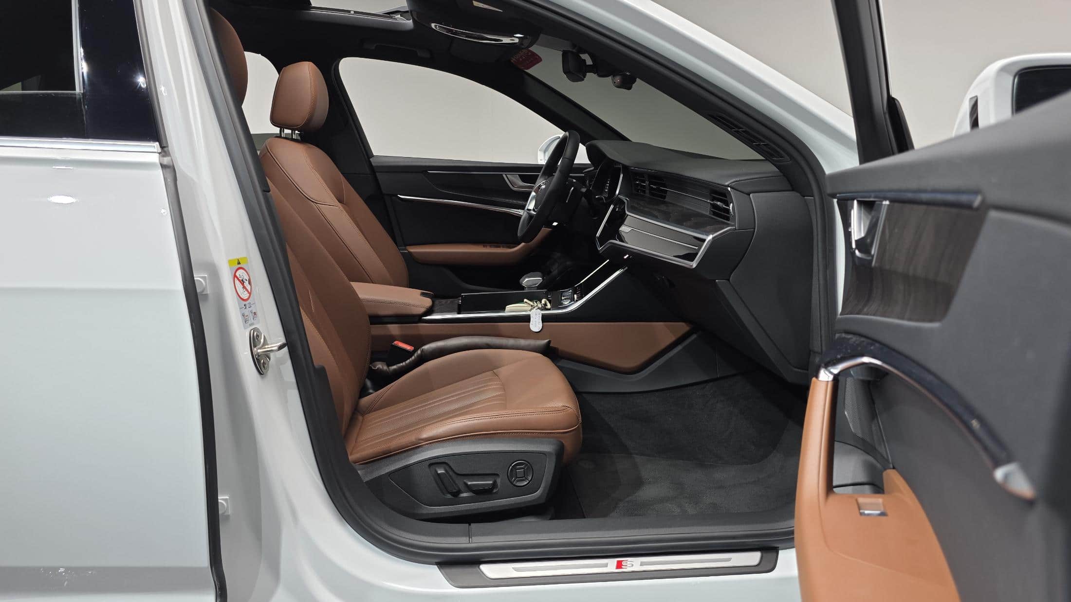 2023 AUDI A6 45 TFSI Quattro Premium - 2023 أودي A6