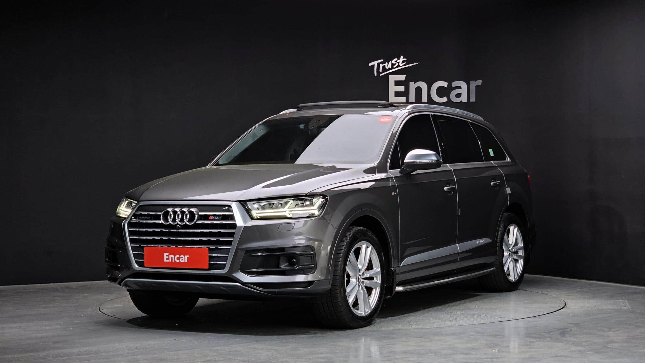 2019 AUDI Q7 45 TFSI Quattro - 2019 أودي Q7