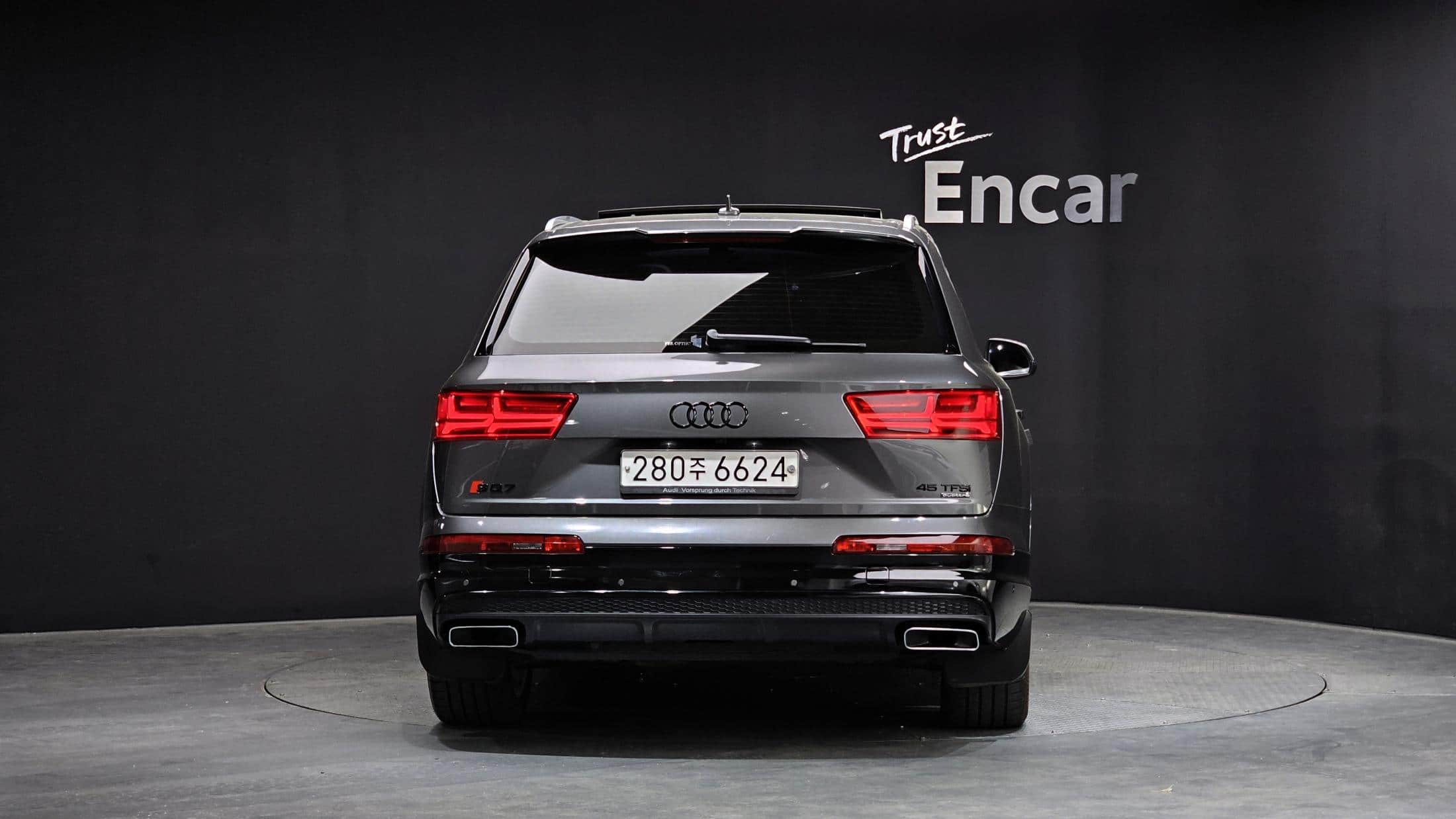 2019 AUDI Q7 45 TFSI Quattro - 2019 أودي Q7