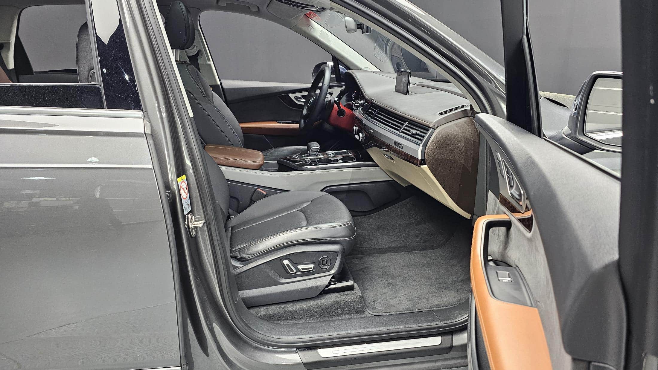 2019 AUDI Q7 45 TFSI Quattro - 2019 أودي Q7