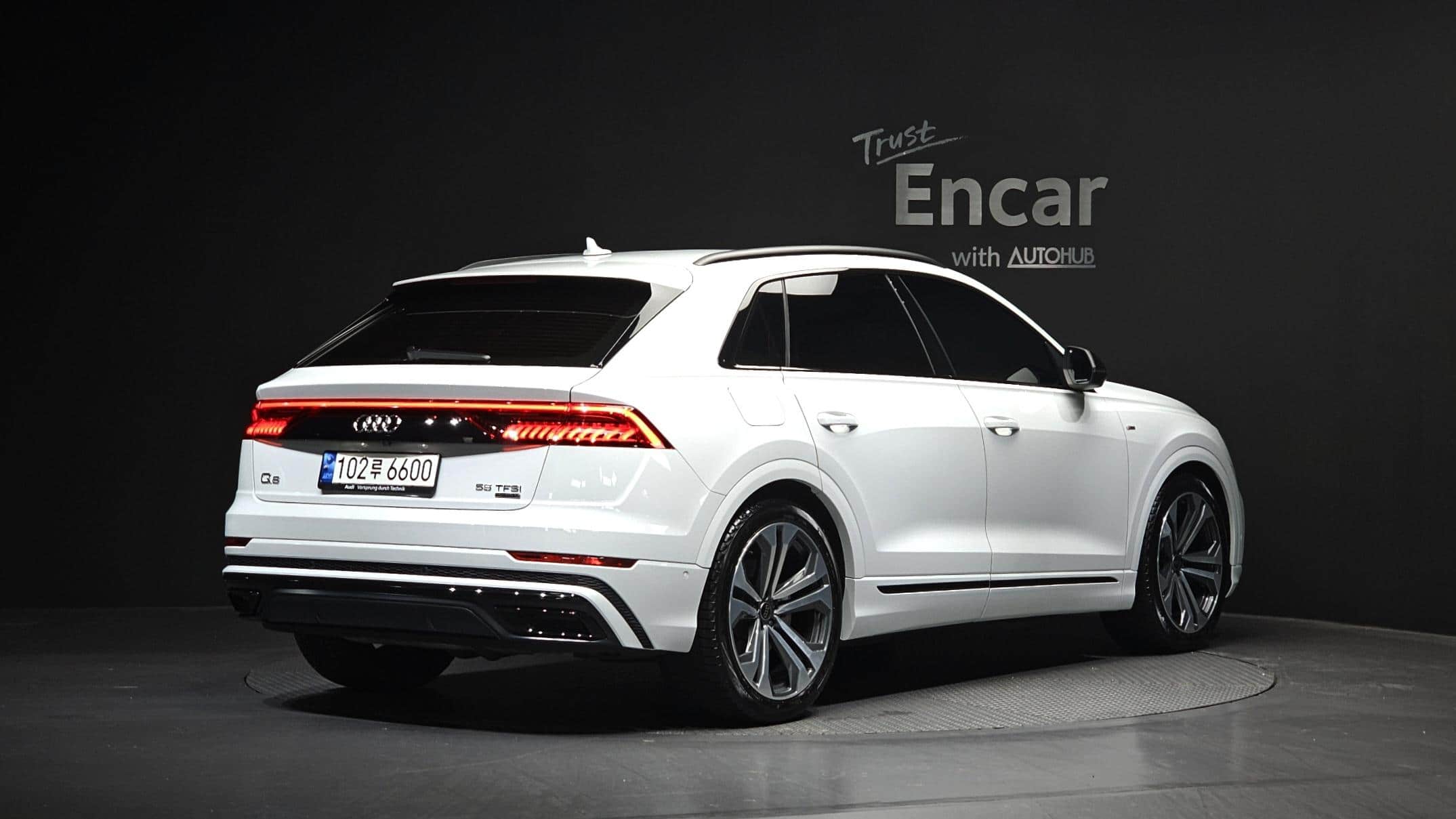 2023 AUDI Q8 55 TFSI Quattro Premium - 2023 アウディ Q8