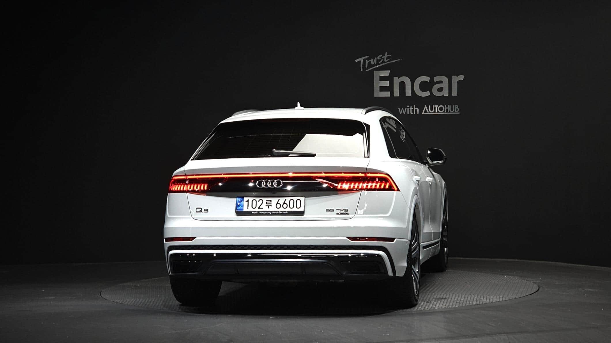 2023 AUDI Q8 55 TFSI Quattro Premium - 2023 アウディ Q8