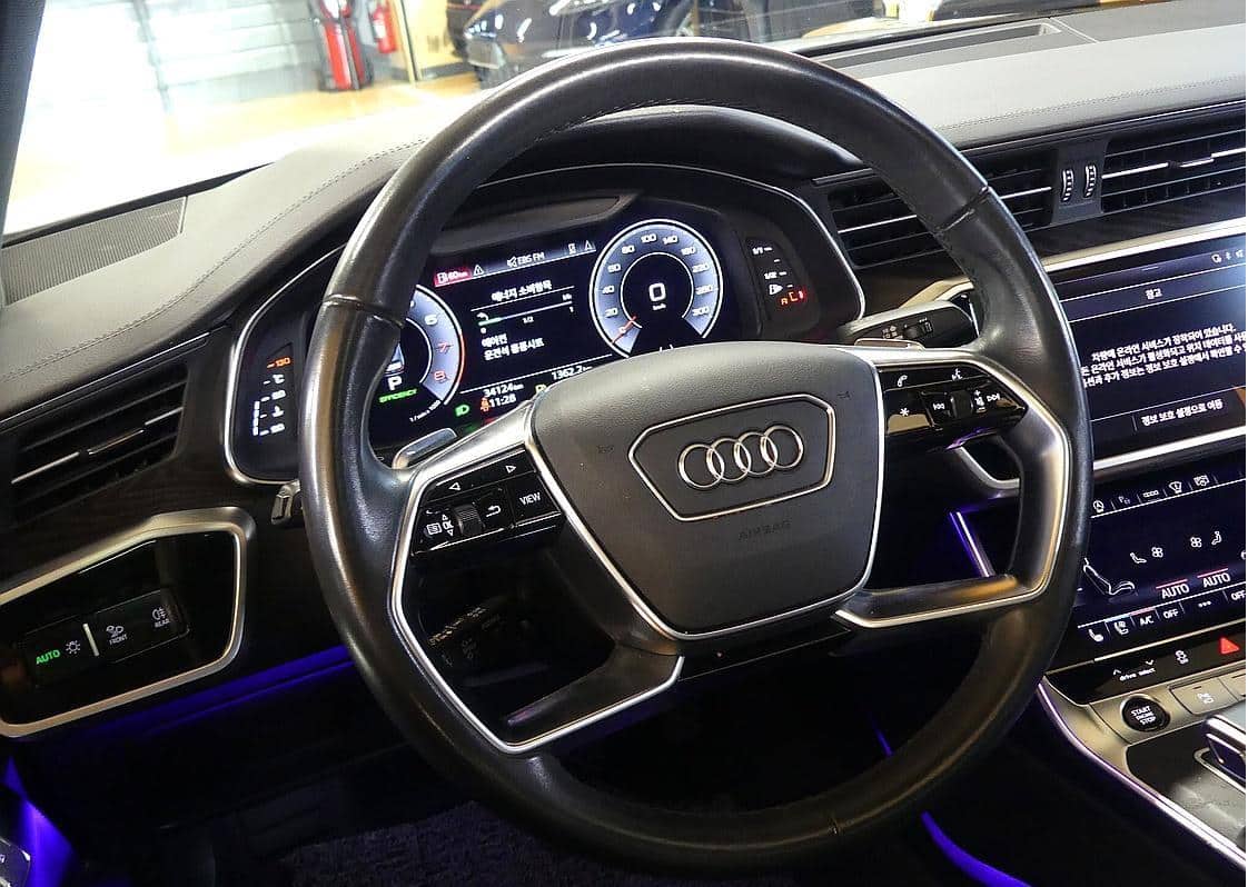 2023 AUDI A6 45 TFSI Quattro Premium - 2023 アウディ A6