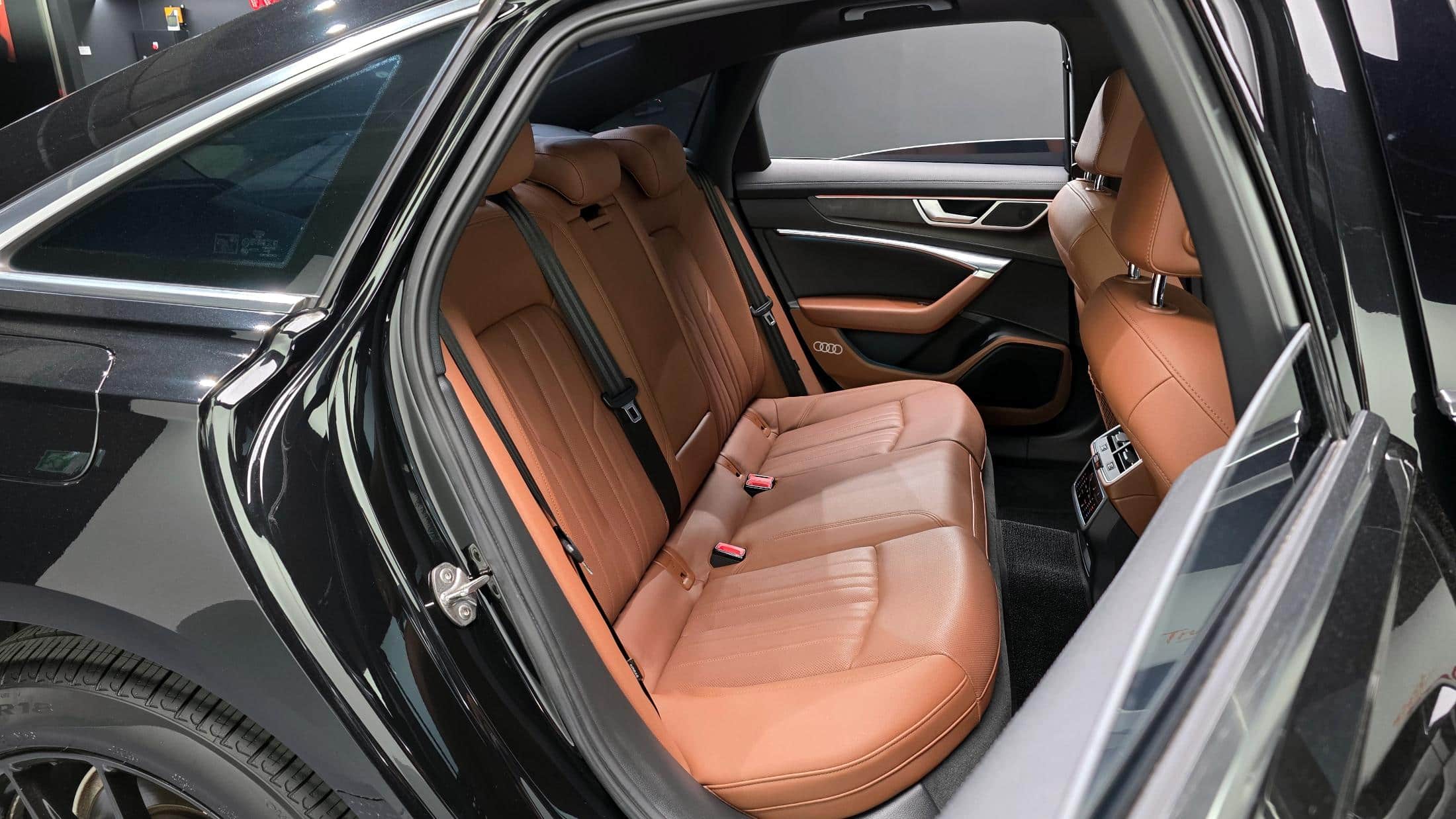 2020 AUDI A6 40 TDI Premium - 2020 أودي A6