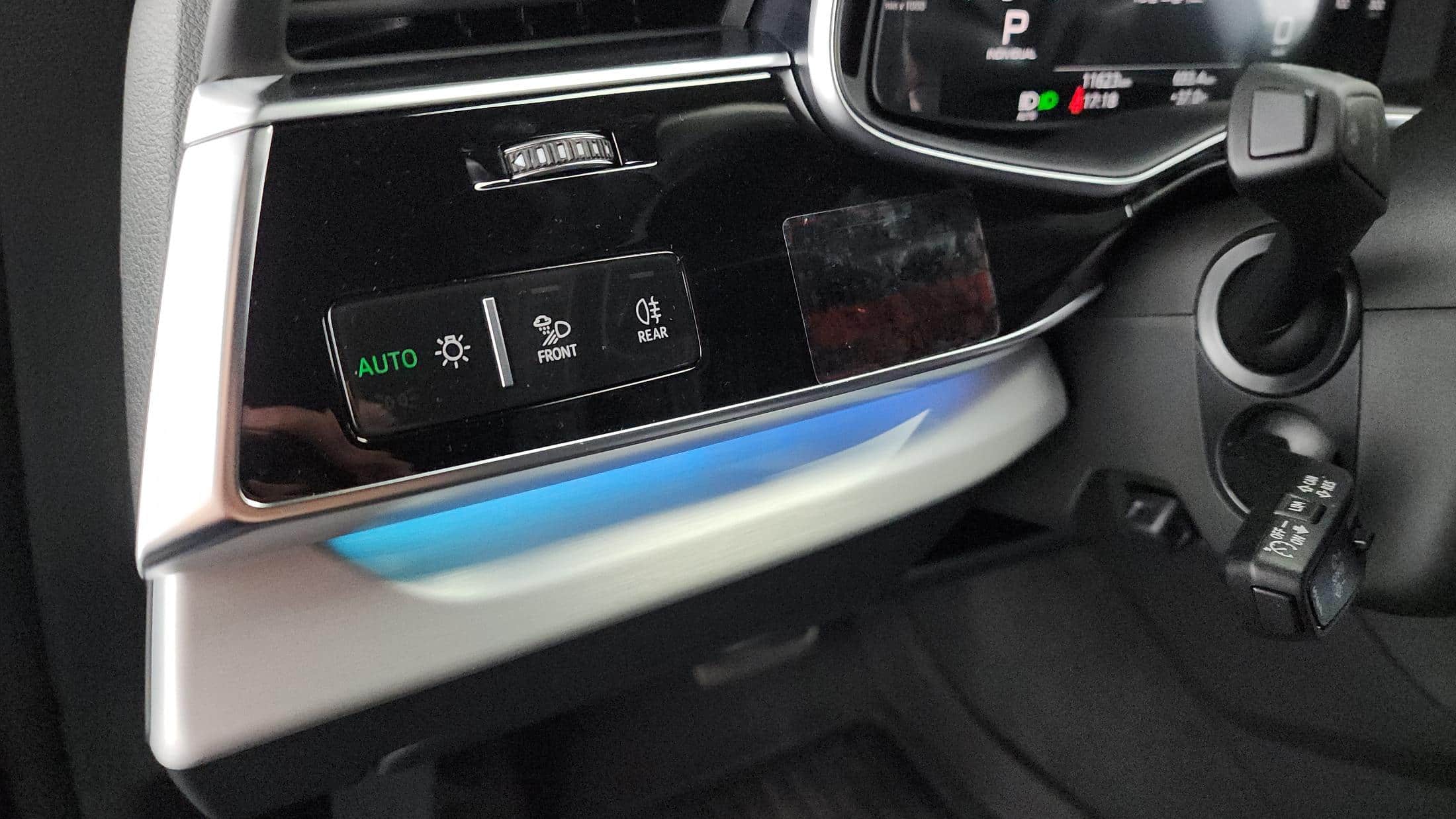 2025 AUDI Q8 55 TFSI Quattro Premium - 2025 アウディ Q8