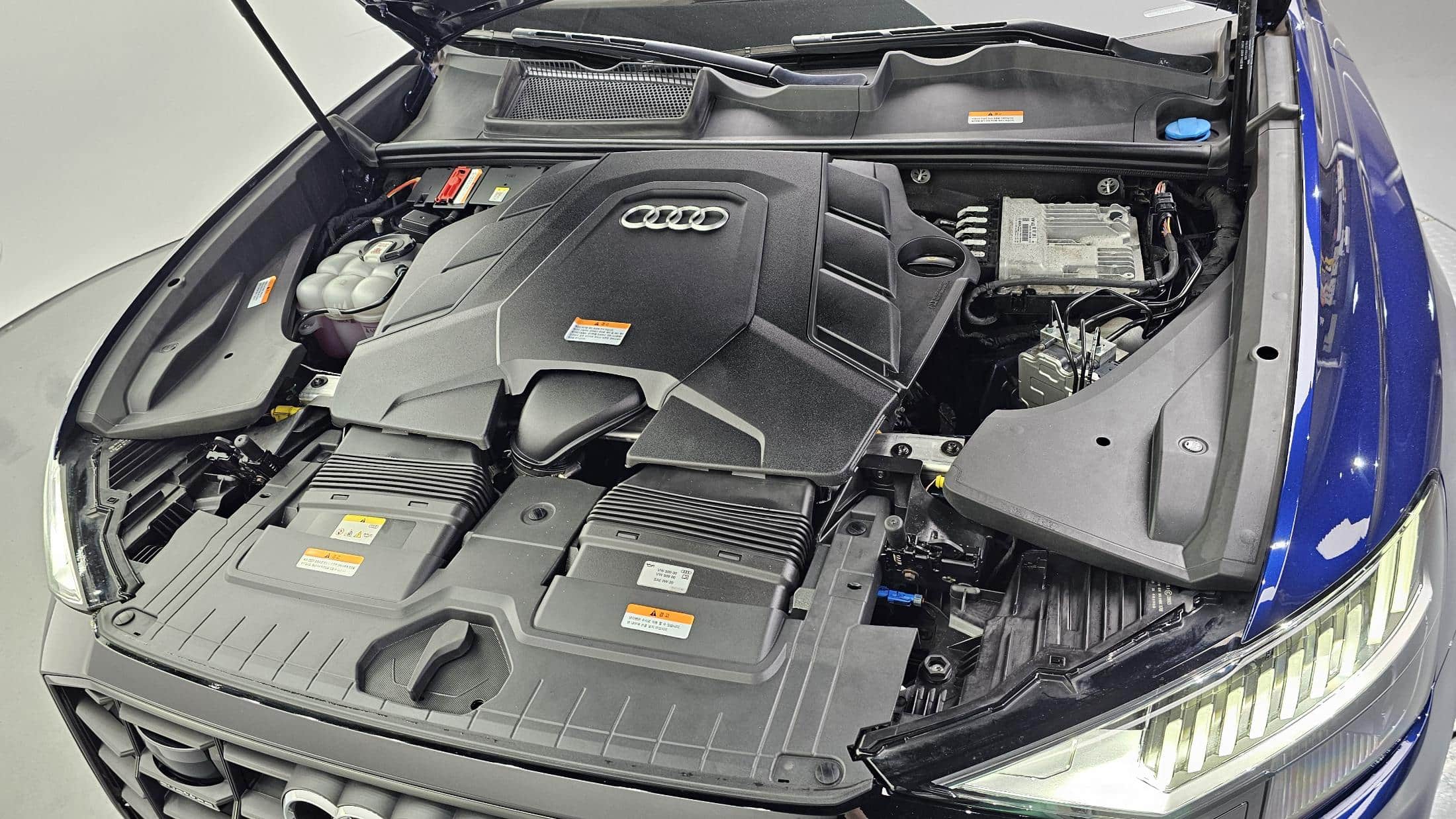2022 AUDI Q8 55 TFSI Quattro Premium