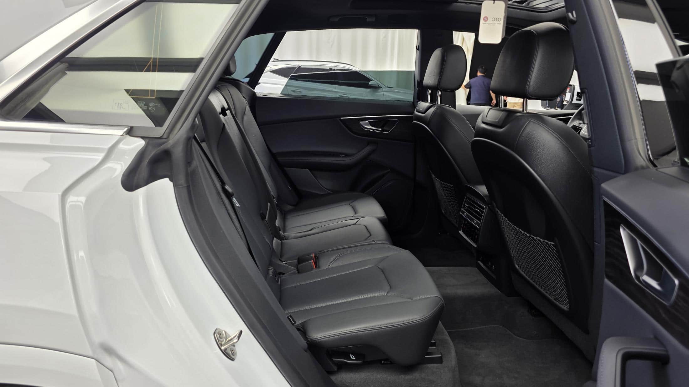 2023 AUDI Q8 45 TDI Quattro Premium - 2023 アウディ Q8