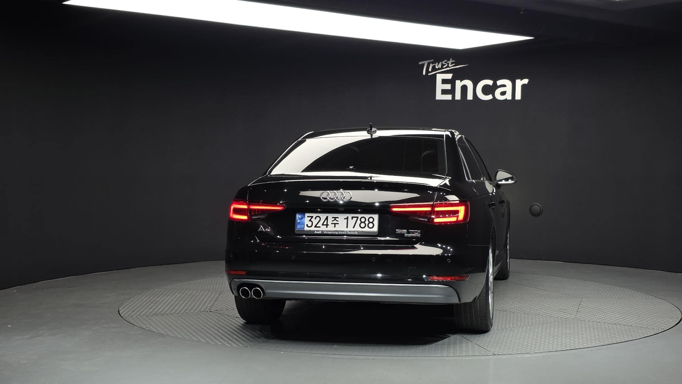 2018 AUDI A4 35 TDI Quattro Premium - 2018 アウディ A4