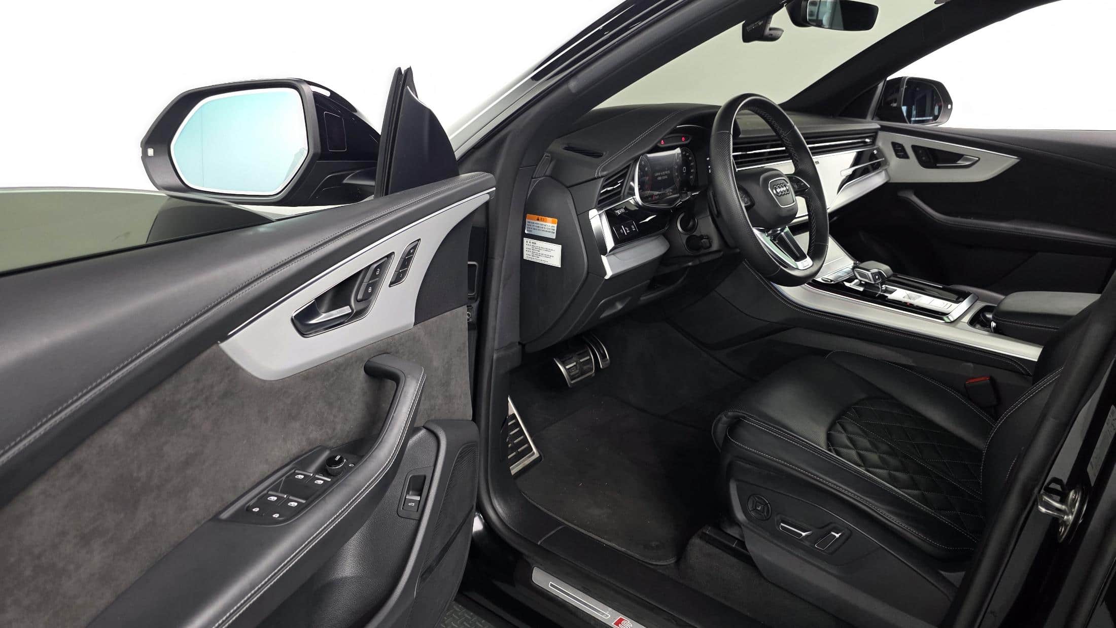 2022 AUDI Q8 55 TFSI Quattro Premium - 2022 アウディ Q8