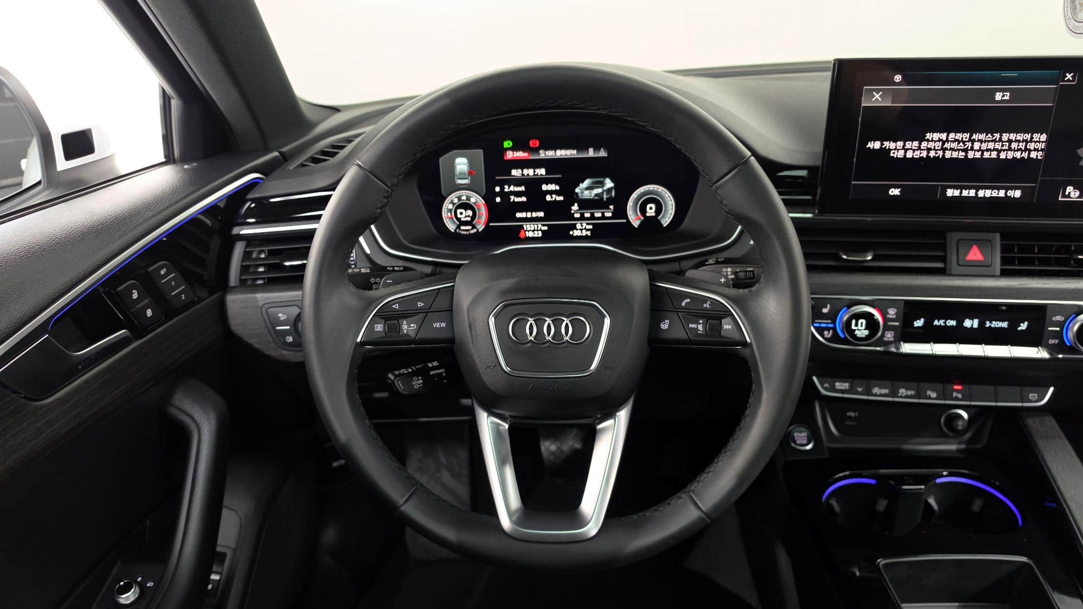 2023 AUDI A4 40 TFSI Premium - 2023 アウディ A4
