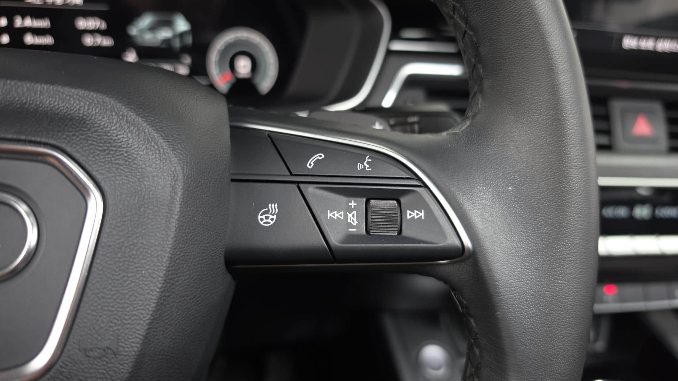 2023 AUDI A4 40 TFSI Premium - 2023 アウディ A4