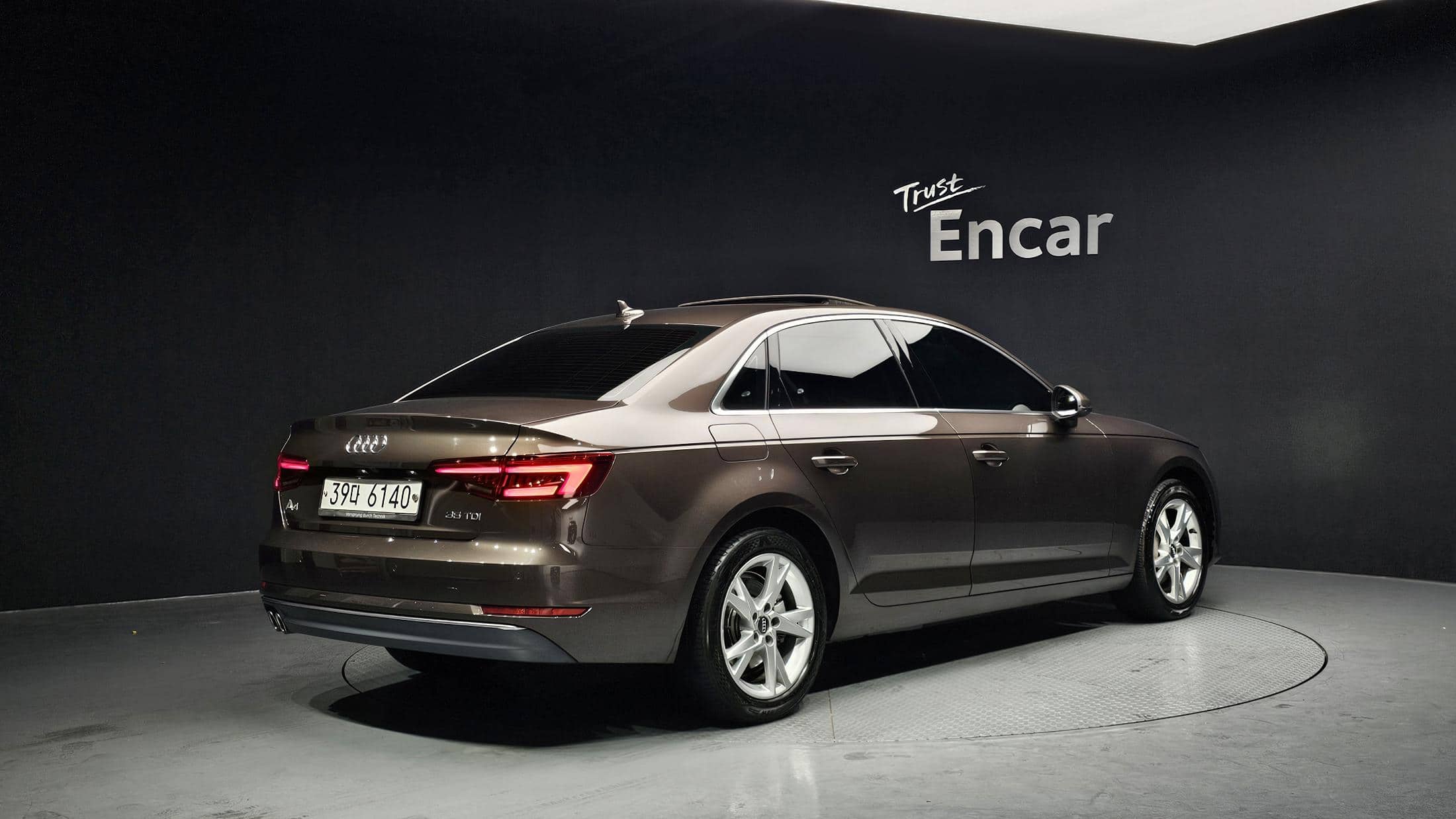 2018 AUDI A4 35 TDI Premium - 2018 アウディ A4