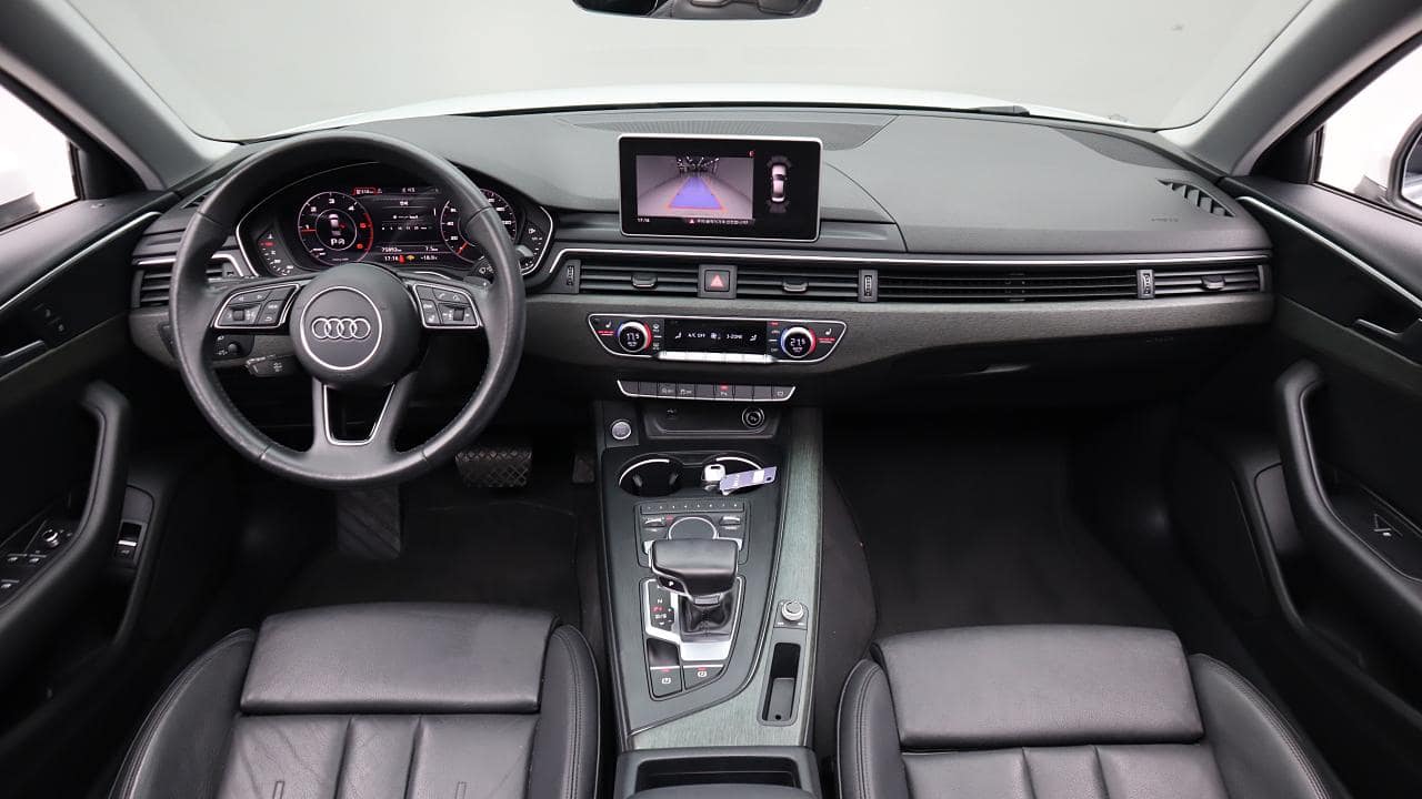 2018 AUDI A4 30 TDI Premium - 2018 アウディ A4