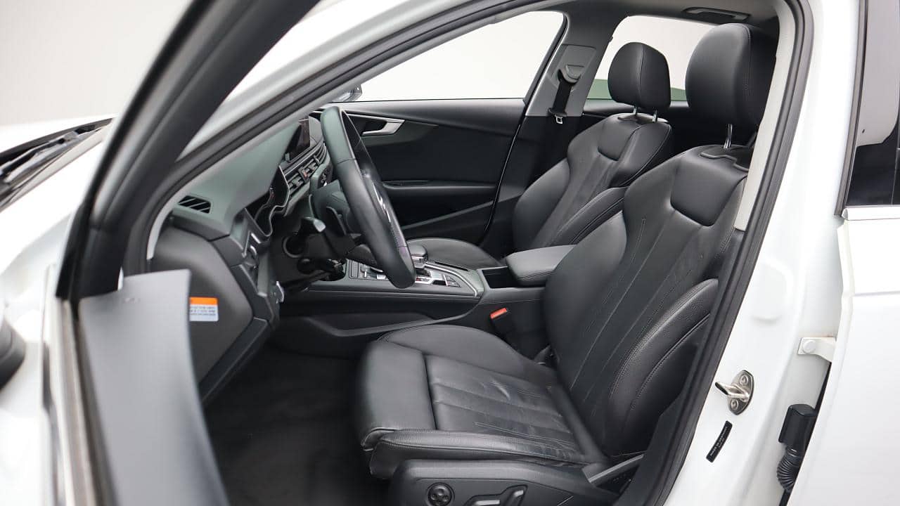 2018 AUDI A4 30 TDI Premium - 2018 アウディ A4