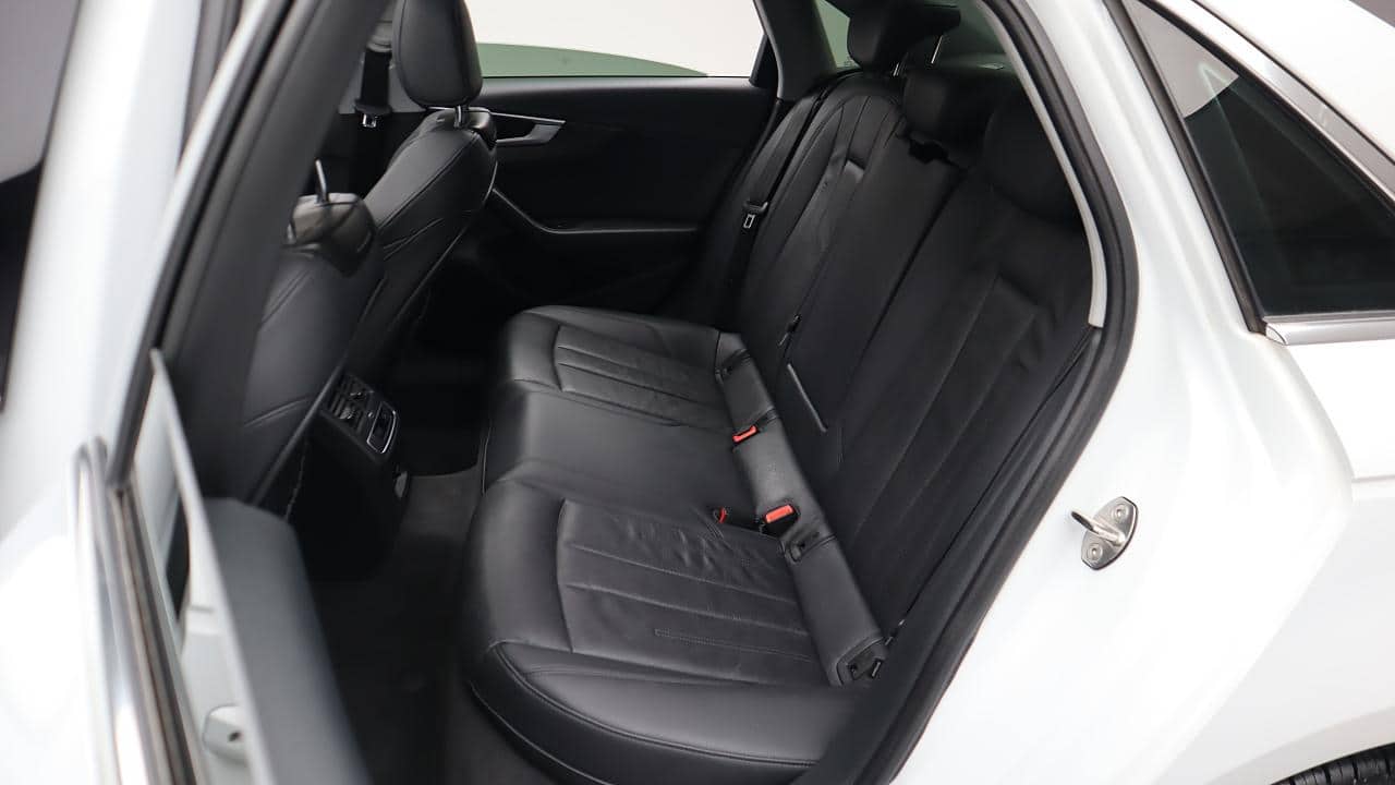 2018 AUDI A4 30 TDI Premium - 2018 アウディ A4