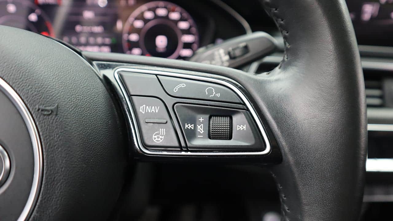 2018 AUDI A4 30 TDI Premium - 2018 アウディ A4