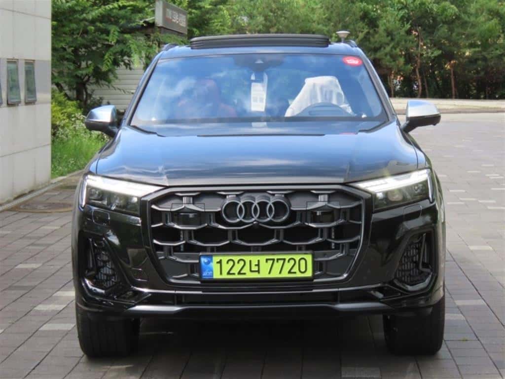 2026 AUDI SQ7 - 2026 أودي Sq7