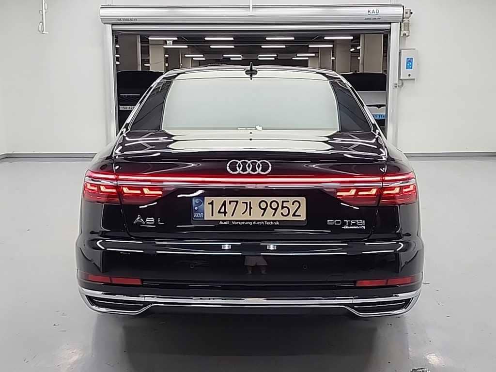 2021 AUDI A8 - 2021 أودي A8