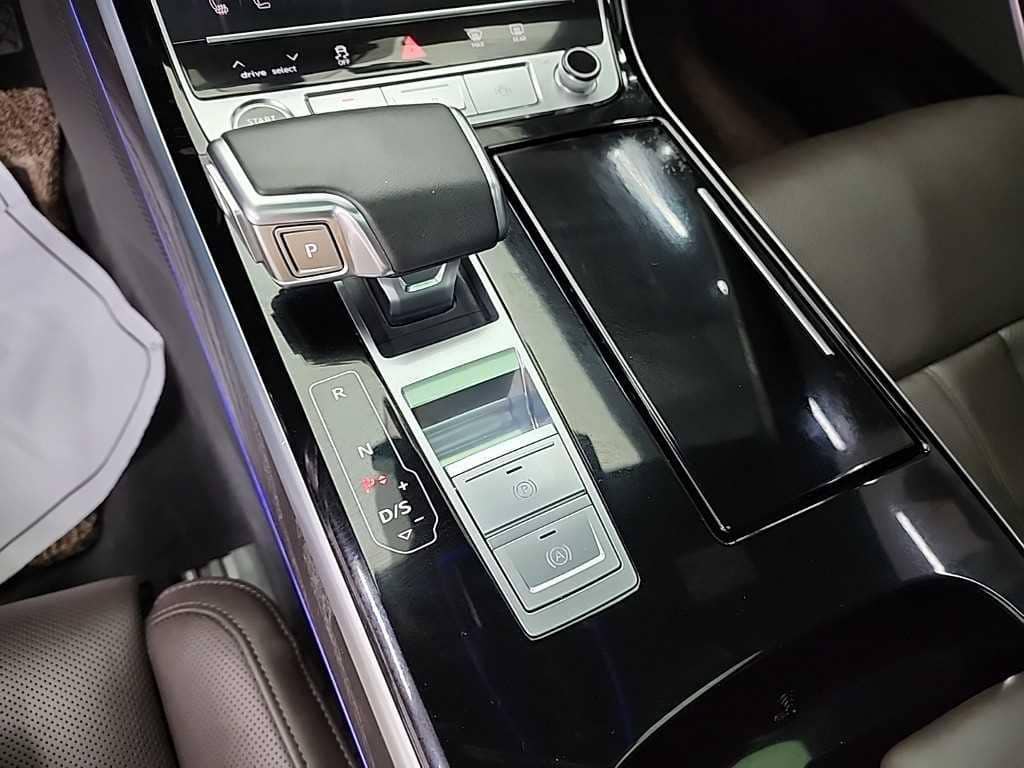 2021 AUDI A8 - 2021 أودي A8