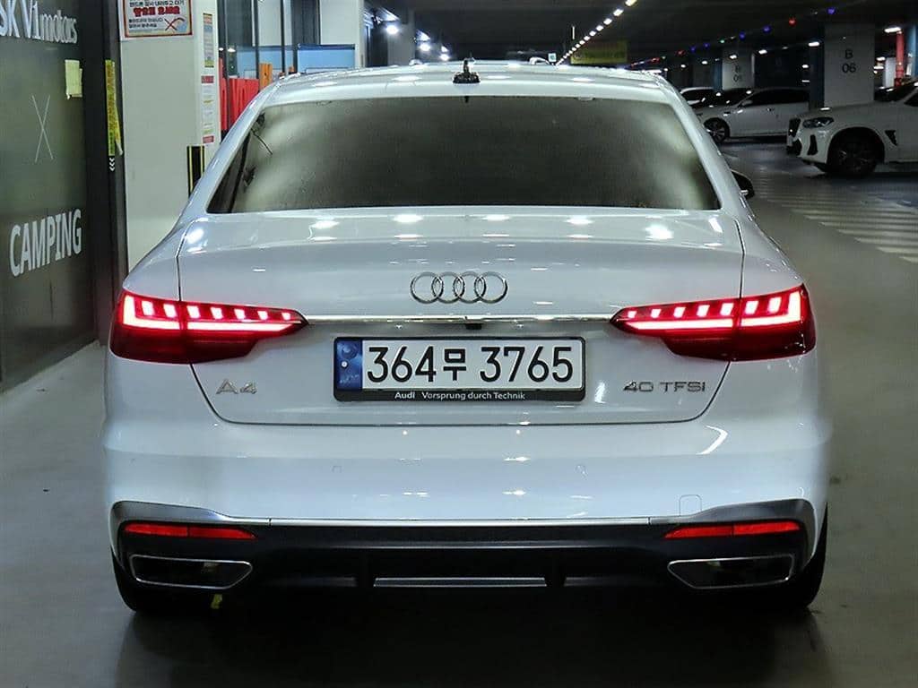2023 AUDI A4 - 2023 アウディ A4
