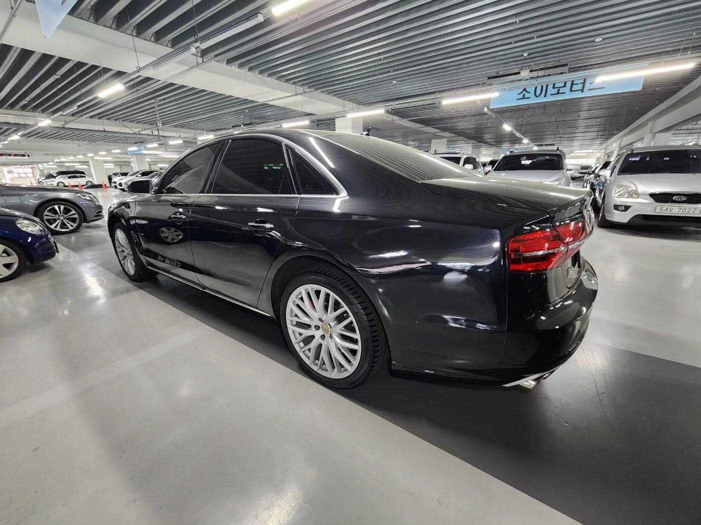 2014 AUDI A8