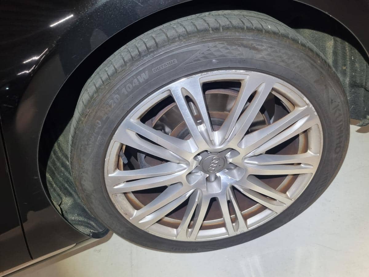 2012 AUDI A8