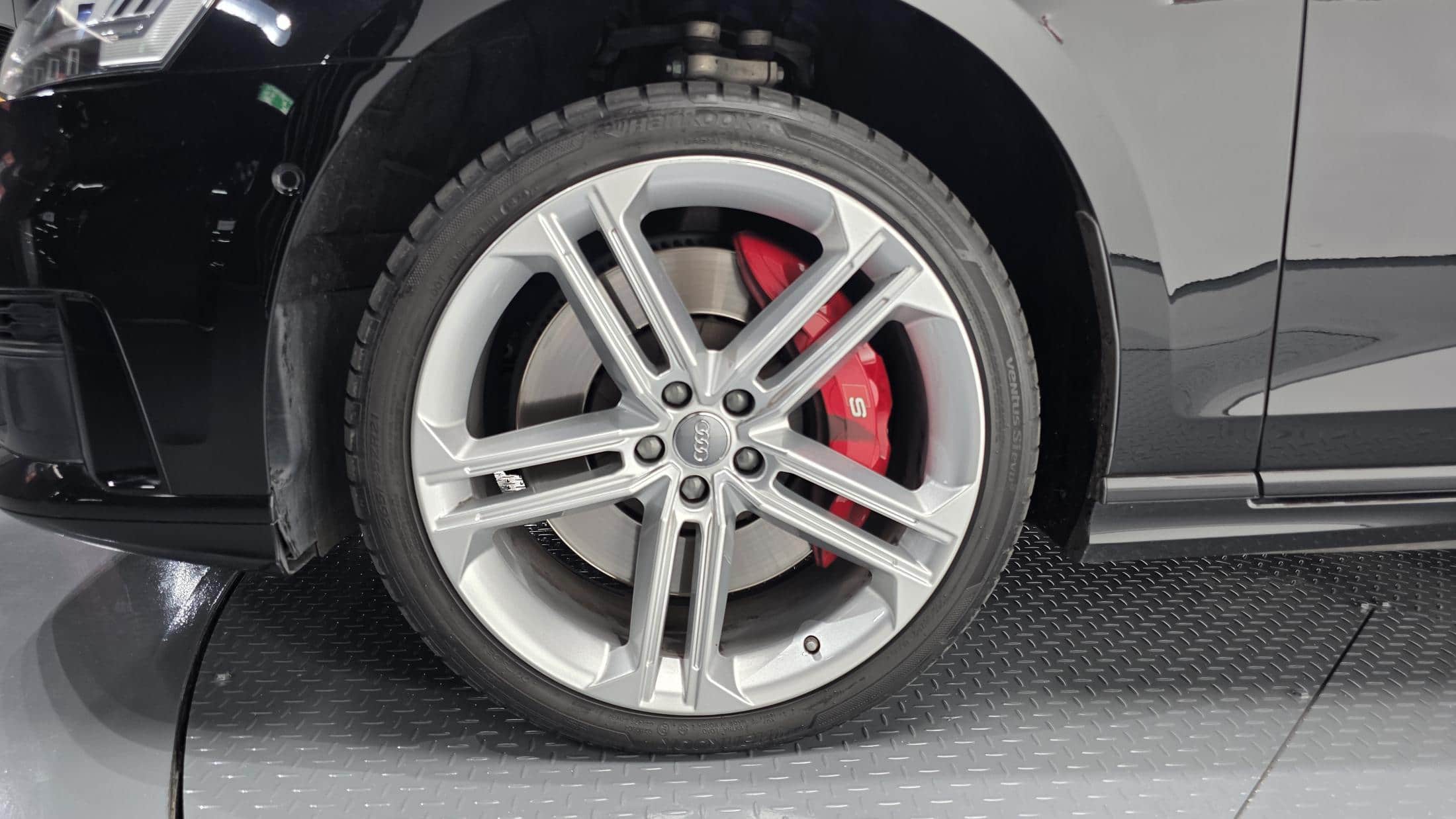 2020 AUDI S8