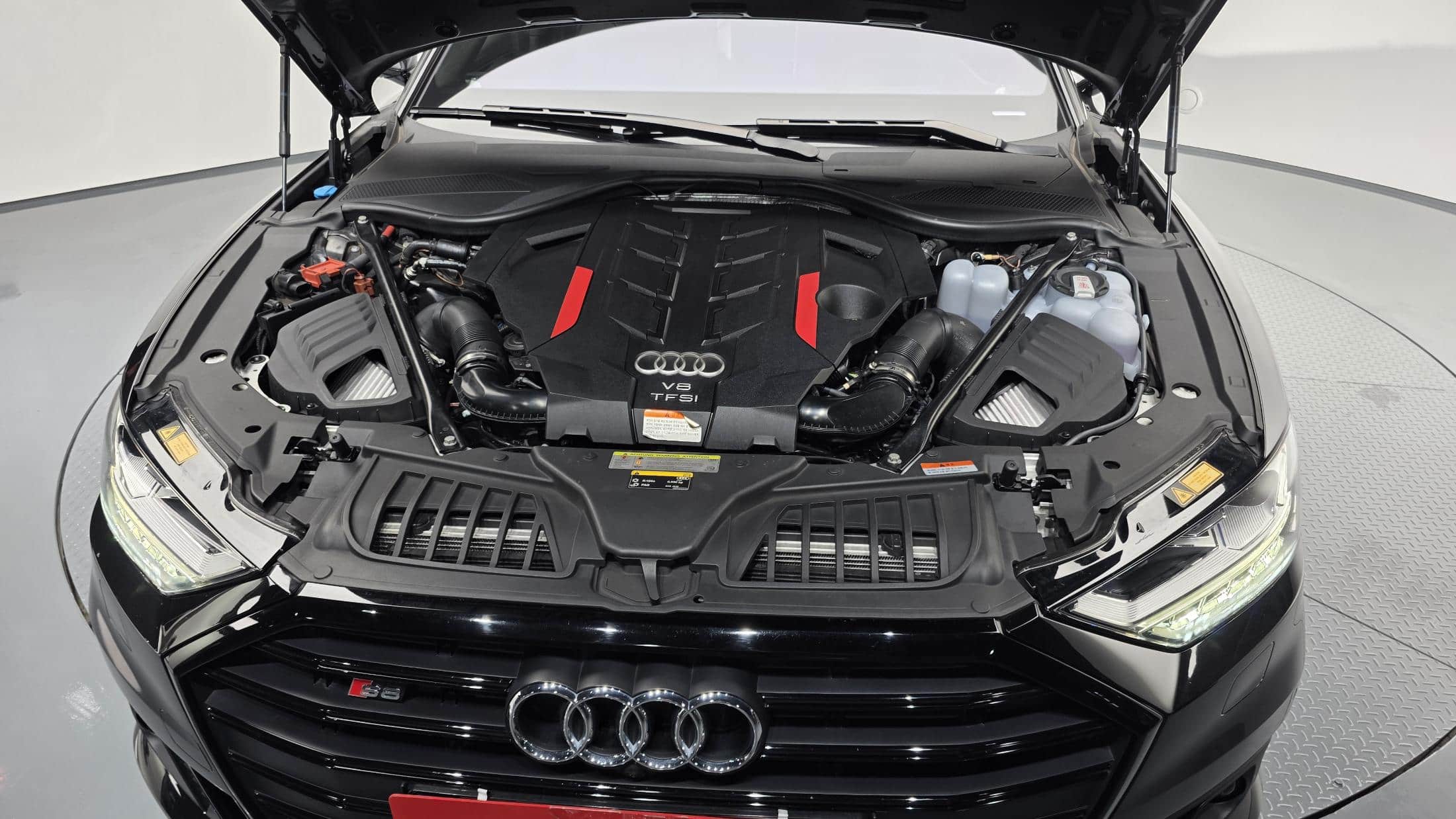 2020 AUDI S8