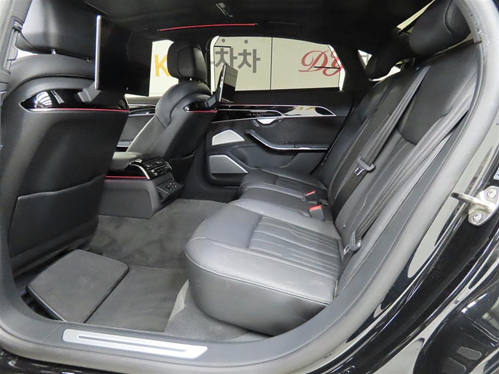 2021 AUDI A8 - 2021 أودي A8