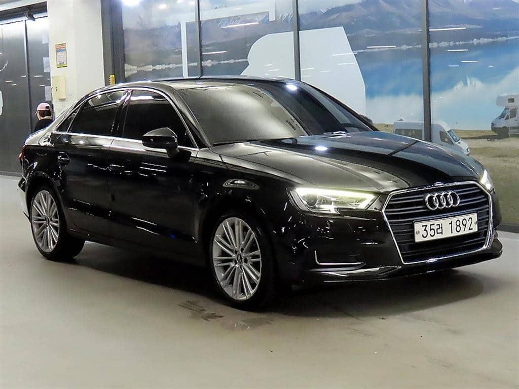 2018 AUDI A3 - 2018 أودي A3
