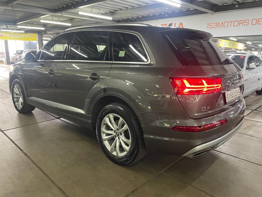 2019 AUDI Q7