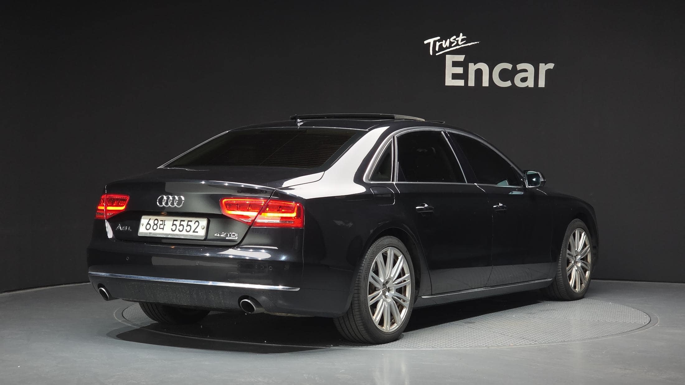 2013 AUDI A8