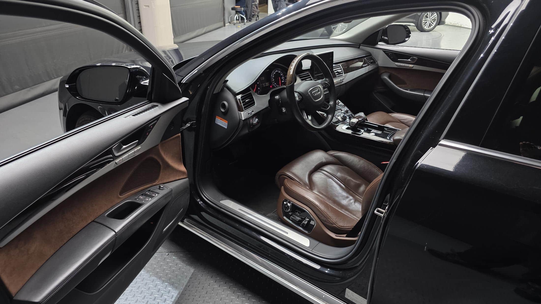 2013 AUDI A8