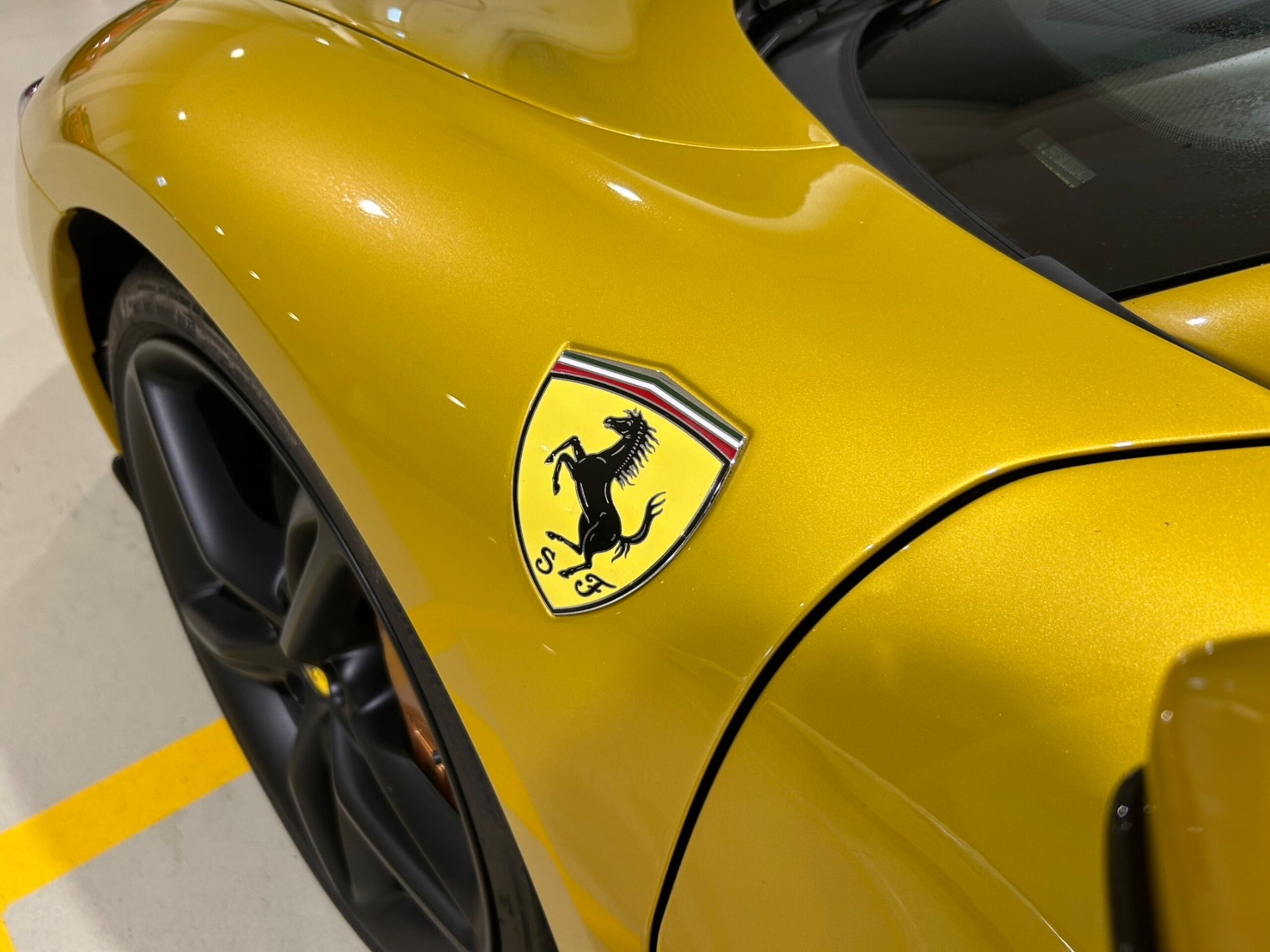 2024 Ferrari 296GTS - フェラーリ 296GTS F1 DCT 認定中古車 OP1952 外装スペシャルカラー サスペンションリフター カーボンステアリングホイール カーボンフロントスポイラー カーボンリアディフューザー カーボンアウターシルカバー バックレーダー
