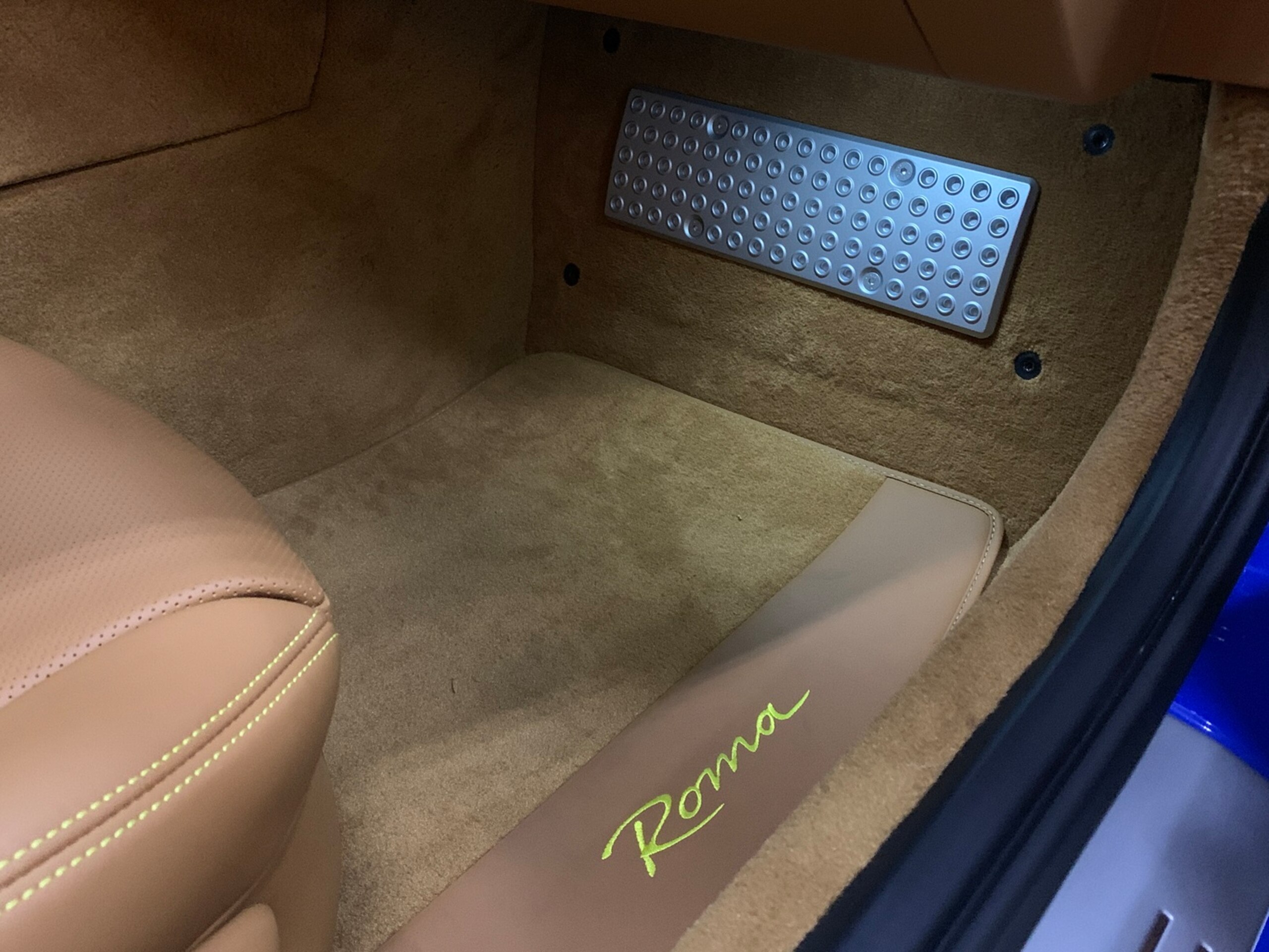 2021 Ferrari Roma - 2021 فيراري Roma