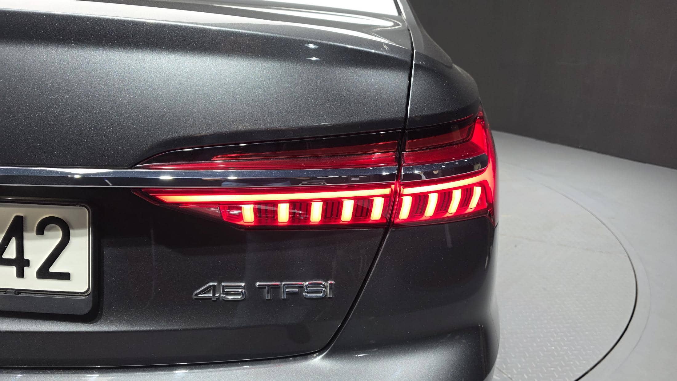 2021 AUDI A6 45 TFSI Premium - 2021 アウディ A6