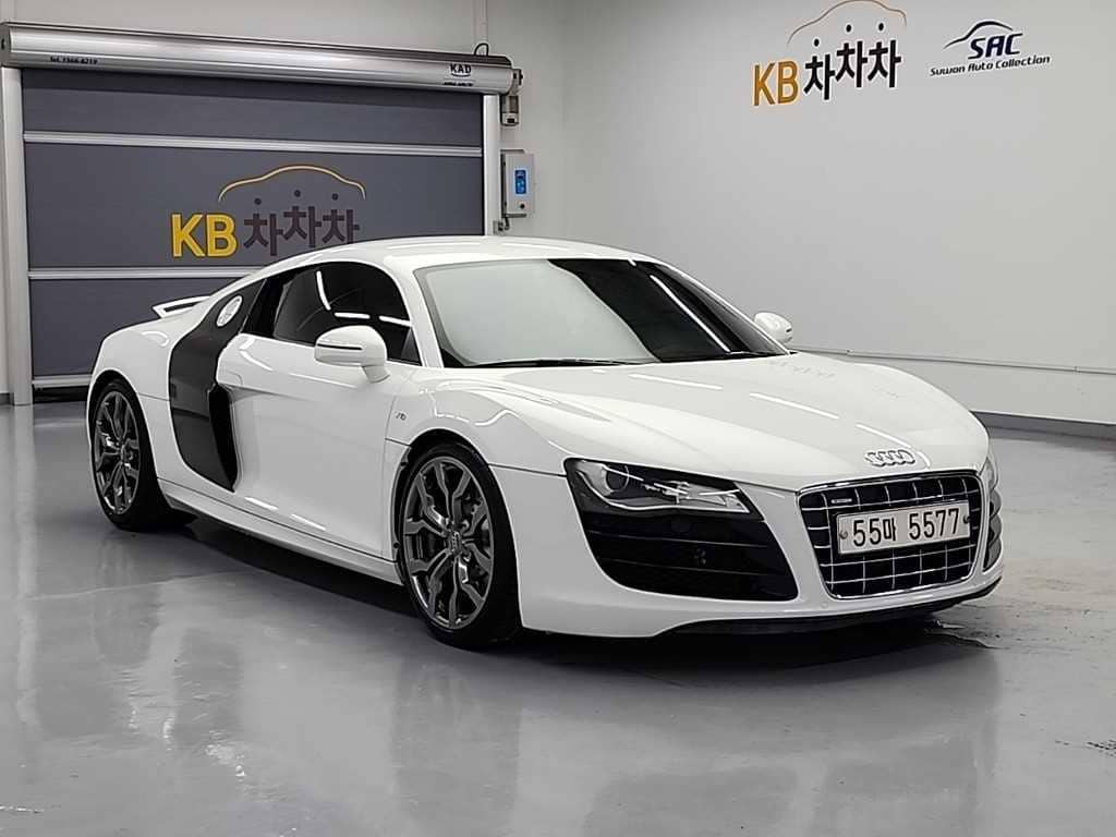 2012 AUDI R8 - 2012 أودي R8