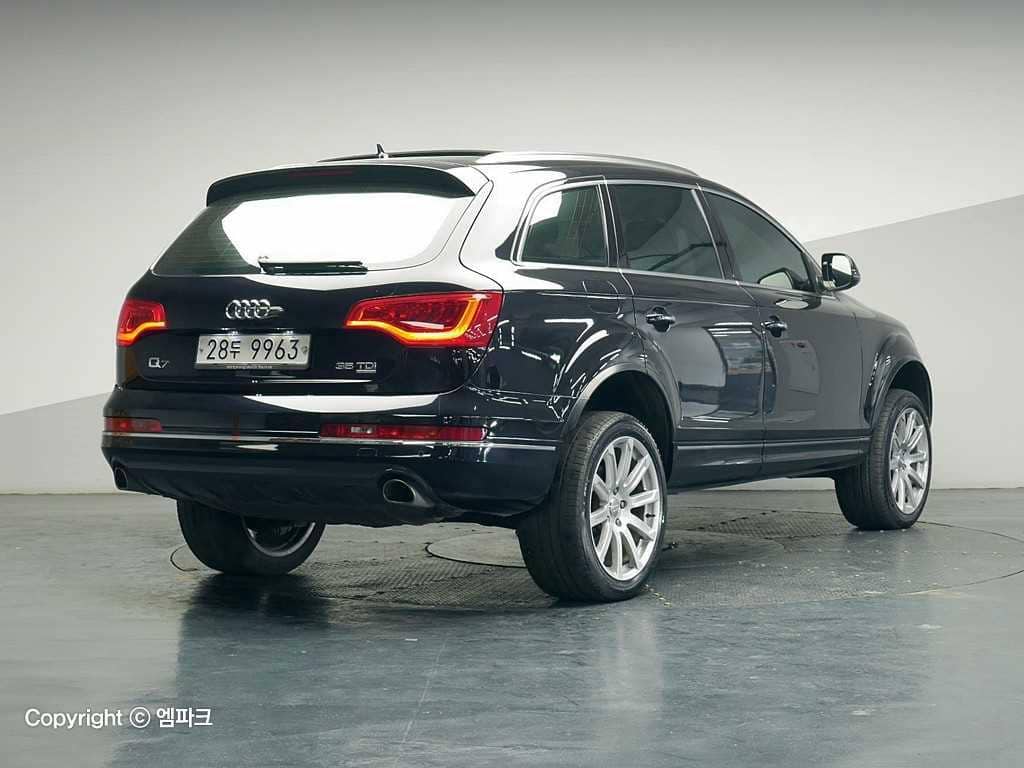 2015 AUDI Q7