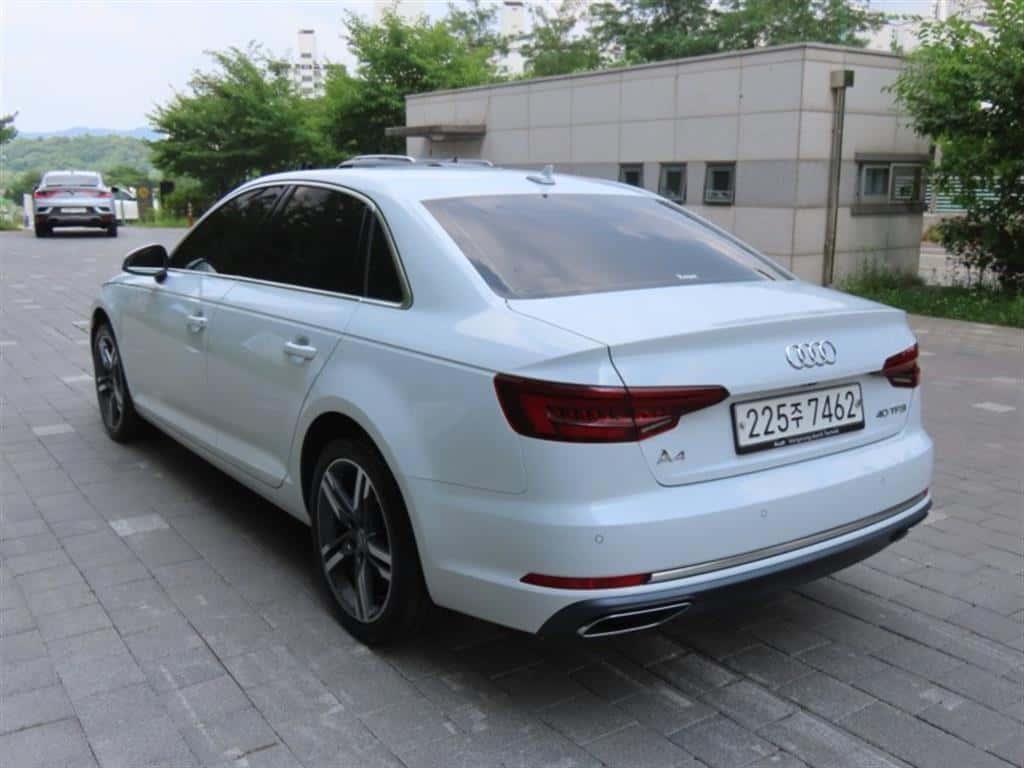 2019 AUDI A4 - 2019 アウディ A4
