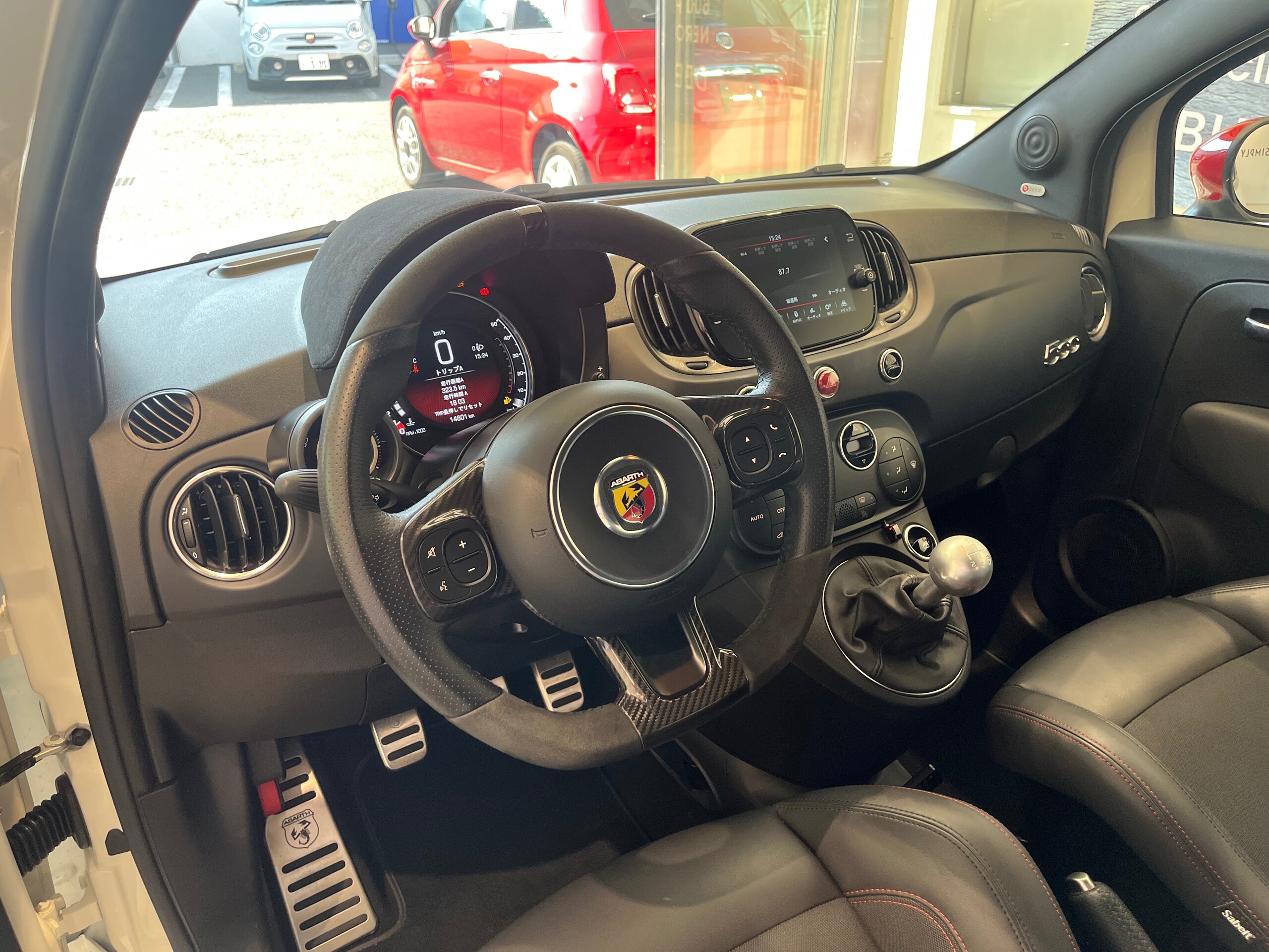 2024 Abarth 695 - アバルト 695 コンペティツィオーネ 弊社オーナー様下取り バックカメラ フルセグTV ドラレコ前後 ETC付き 左H サベルトバケットシート レコードモンツァマフラー ブレンボキャリパー AppleCarplay androidAuto
