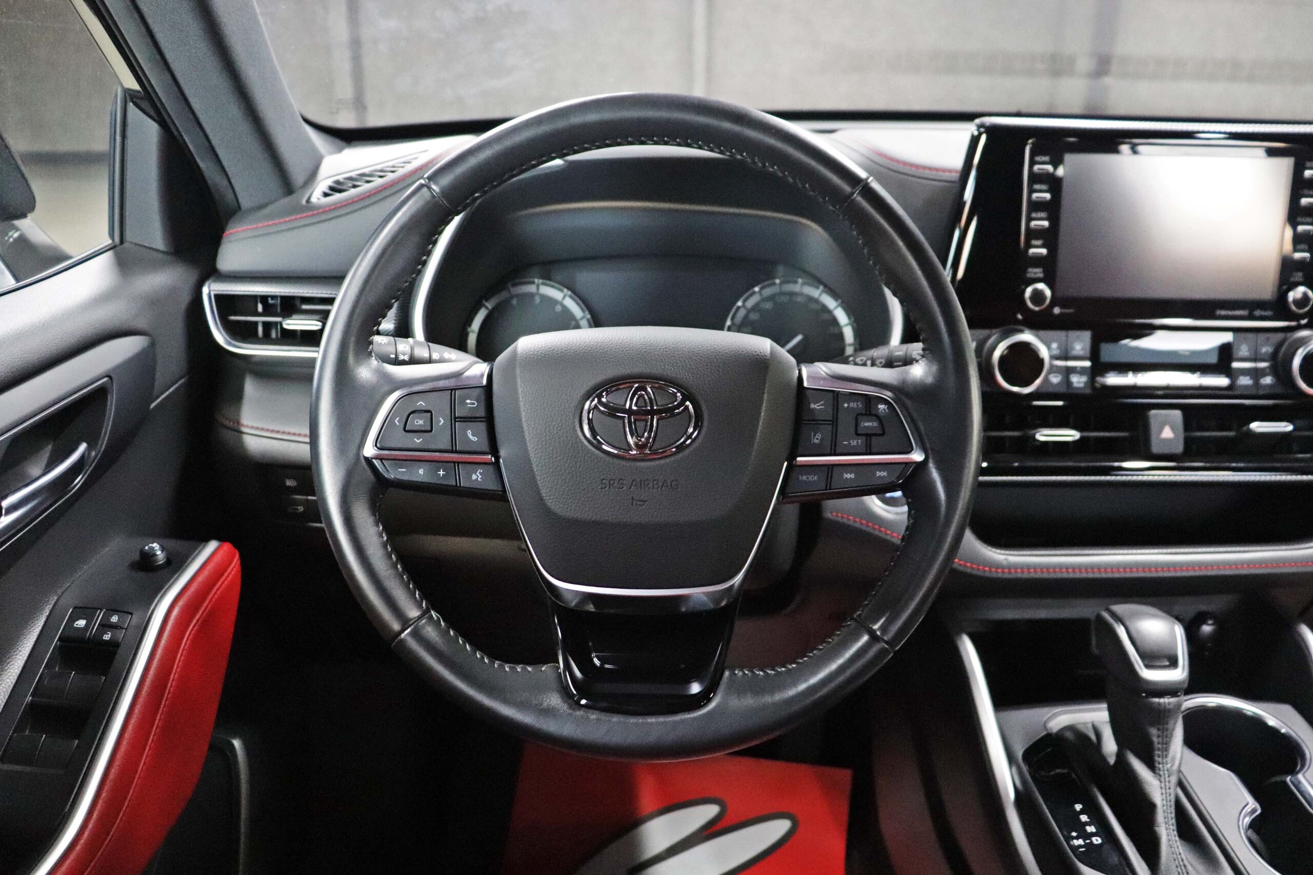 2021 Toyota Highlander - 米国トヨタ ハイランダー 3.5V6XSE XSE/AWD/新車並行/赤黒コンビレザーシート/シートヒーター/サンルーフ/ACC/ディスプレイオーディオ/カープレイ/Bカメラ/Fカメラ/セーフティ機能/純正20AW/LEDライト/ワイヤレス充電
