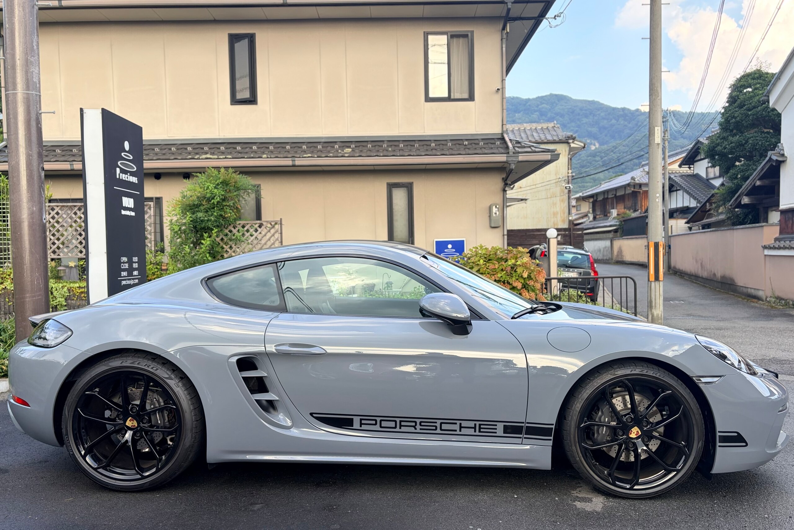 2024 Porsche 718 Cayman - ポルシェ 718ケイマン スタイル エディション PDK PDK スポクロPKG PDLS アクティブサスペンションマネージメントー10mm アダプティブクルーズコントロール レーンチェンジアシスト ライトデザインパッケージ GTスポーツステアリング ポルシェロゴ黒塗装