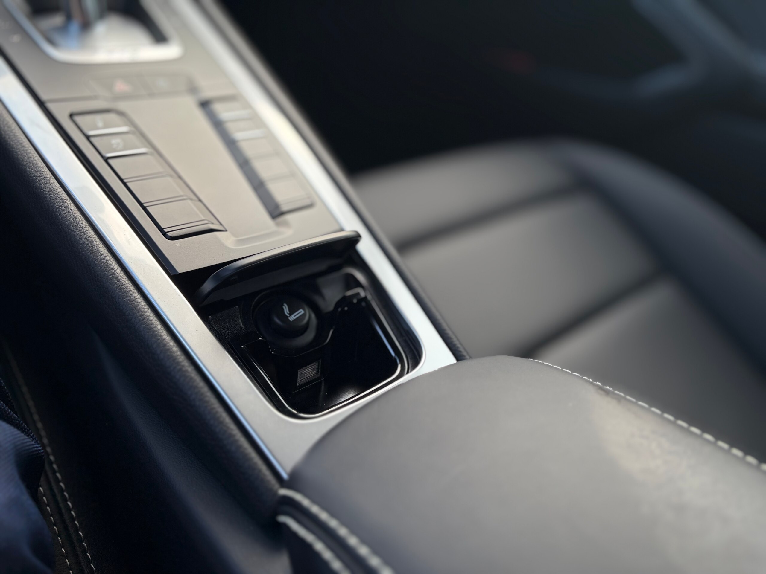 2024 Porsche 718 Cayman - ポルシェ 718ケイマン スタイル エディション PDK PDK スポクロPKG PDLS アクティブサスペンションマネージメントー10mm アダプティブクルーズコントロール レーンチェンジアシスト ライトデザインパッケージ GTスポーツステアリング ポルシェロゴ黒塗装