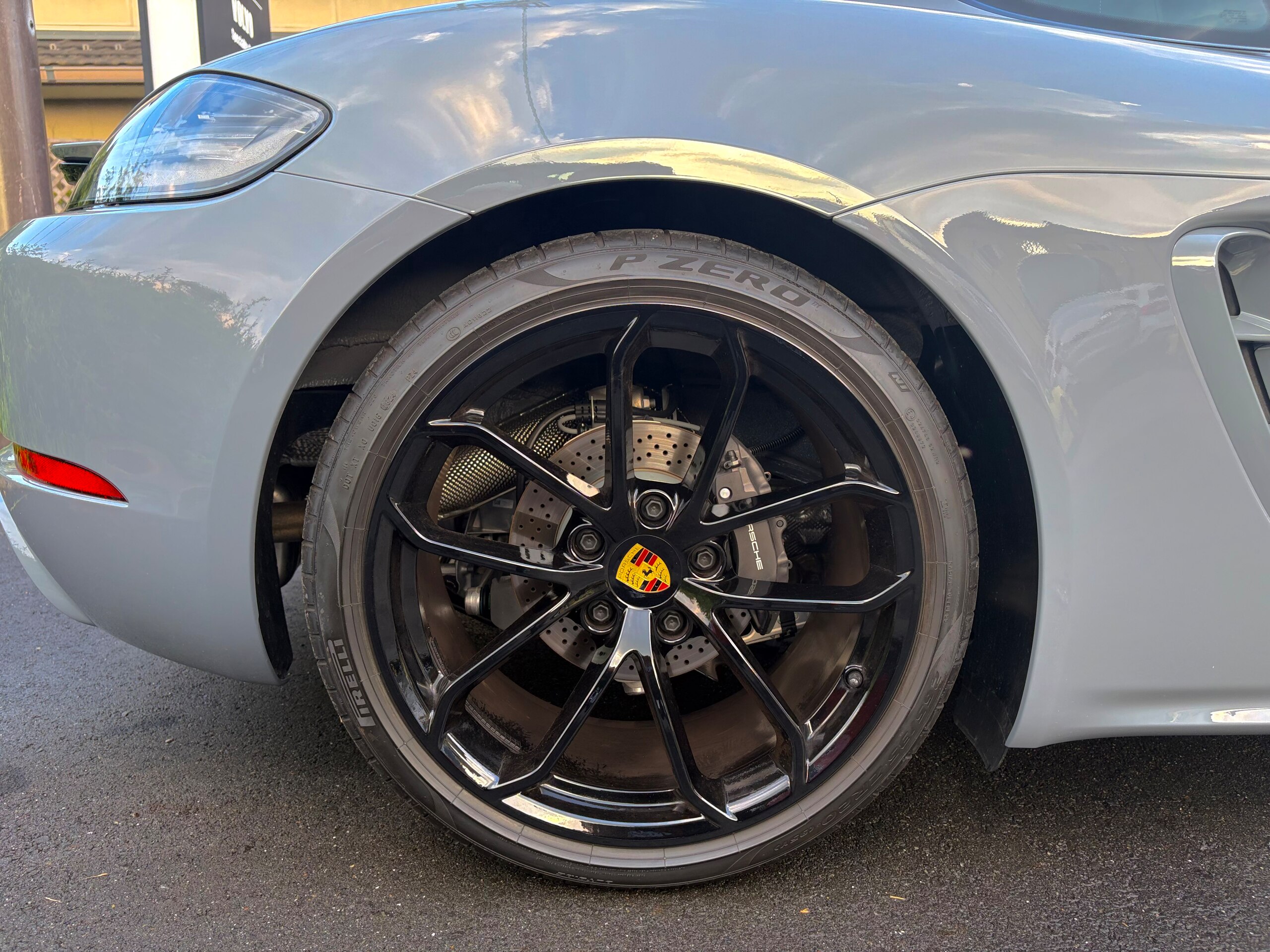 2024 Porsche 718 Cayman - ポルシェ 718ケイマン スタイル エディション PDK PDK スポクロPKG PDLS アクティブサスペンションマネージメントー10mm アダプティブクルーズコントロール レーンチェンジアシスト ライトデザインパッケージ GTスポーツステアリング ポルシェロゴ黒塗装