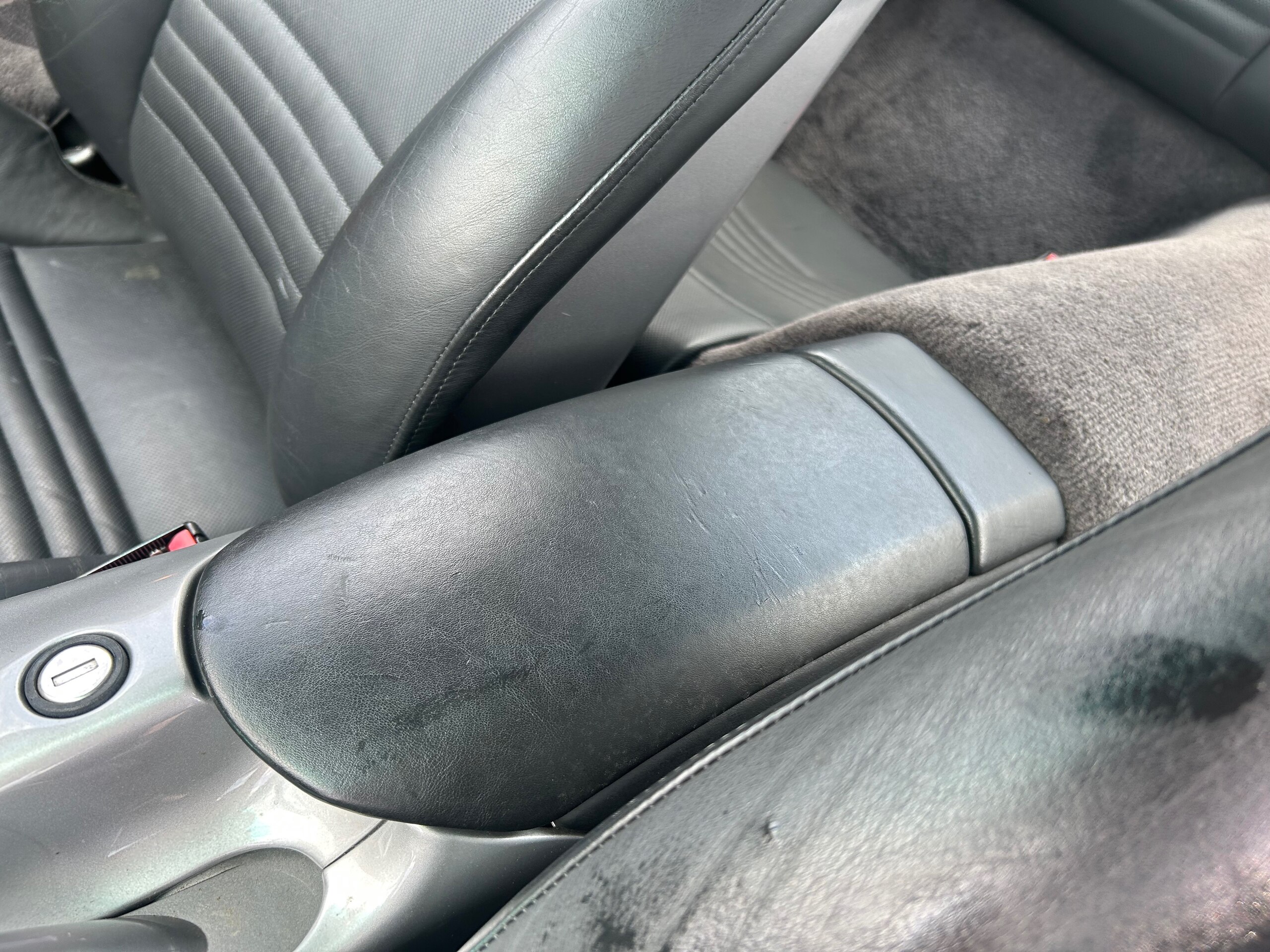 2004 Porsche 911 - ポルシェ 911 カレラ 40thアニバーサリーエディション 左H 6MT サンルーフ シートヒーター 専用Fバンパー サイドスカート ポリッシュホイール GTシルバーメタリック スポーツシート