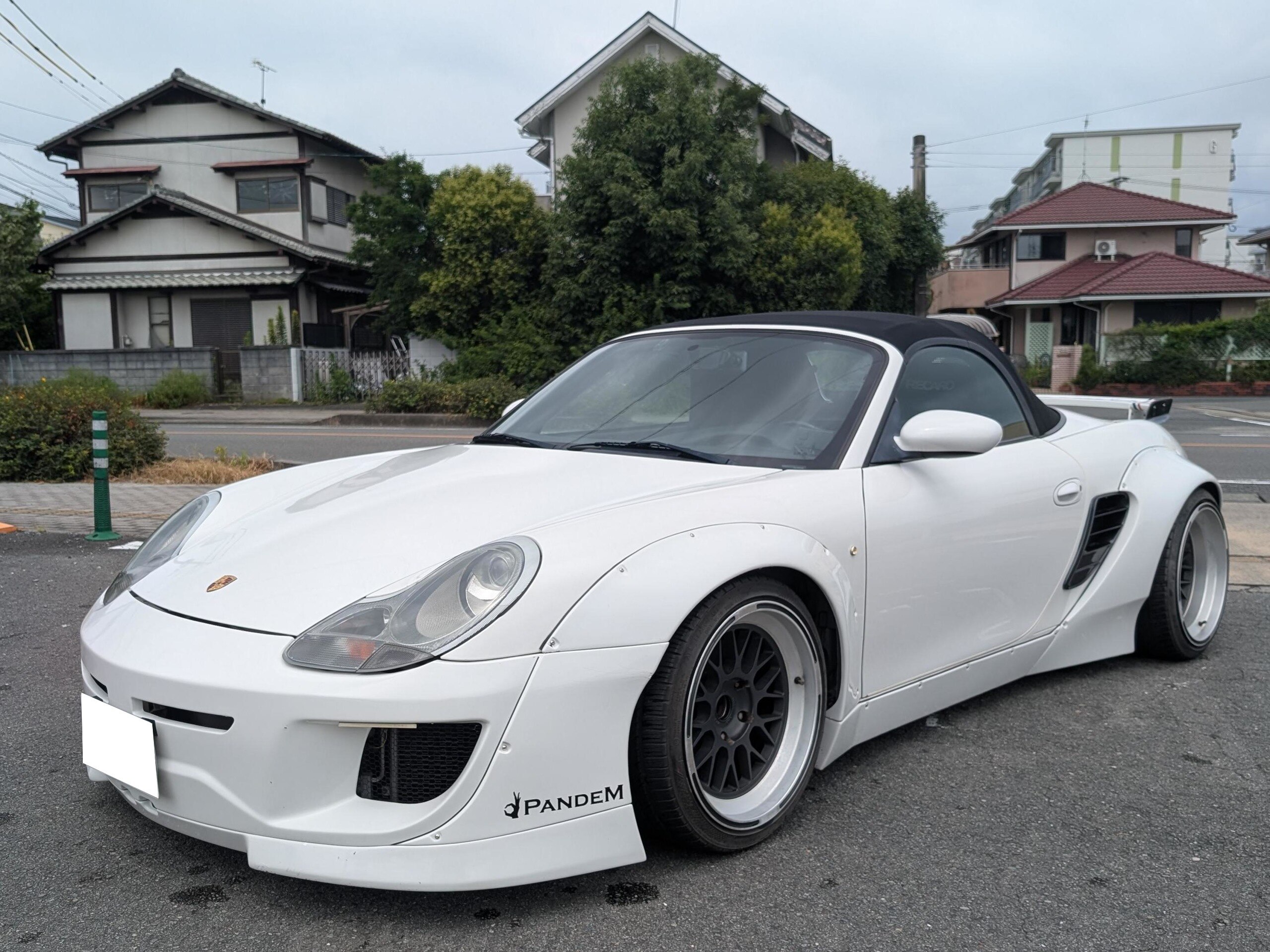 2002 Porsche Boxster - ポルシェ ボクスター 2.7 PANDEMワイドボディキット公認車両 左ハンドル 5MT ワンオフ4本出しマフラー 社外車高調 PANDEM製アルミ 可変バルブ切替 車検2年渡し