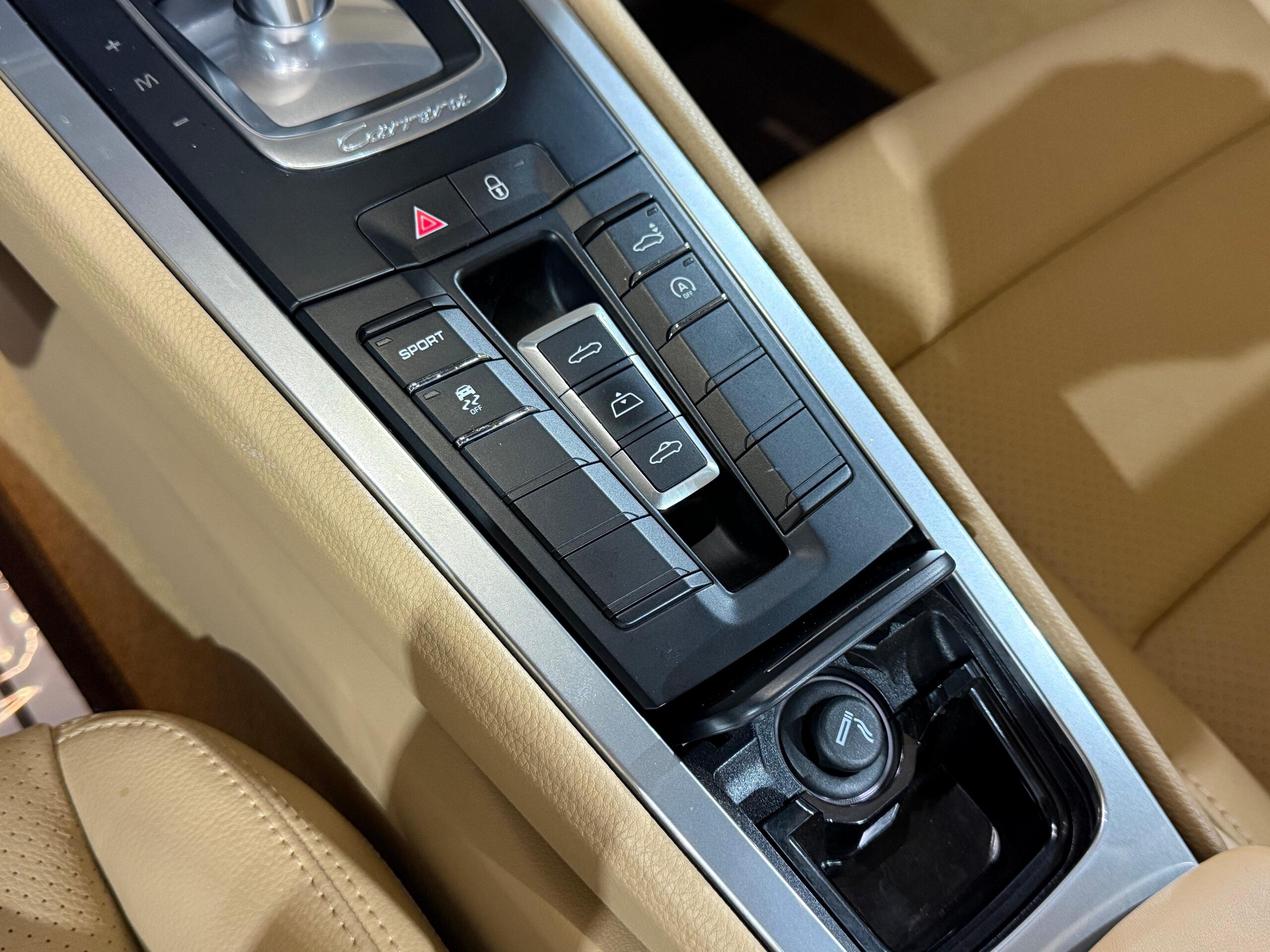 2015 Porsche 911 Cabriolet - ポルシェ 911カブリオレ カレラ PDK 7速AT/レザーインテリア ルクソールベージュ/シートヒーター/純正19インチAW/電動可倒ミラー/ドラレコ/ETC/スモーカーパッケージ